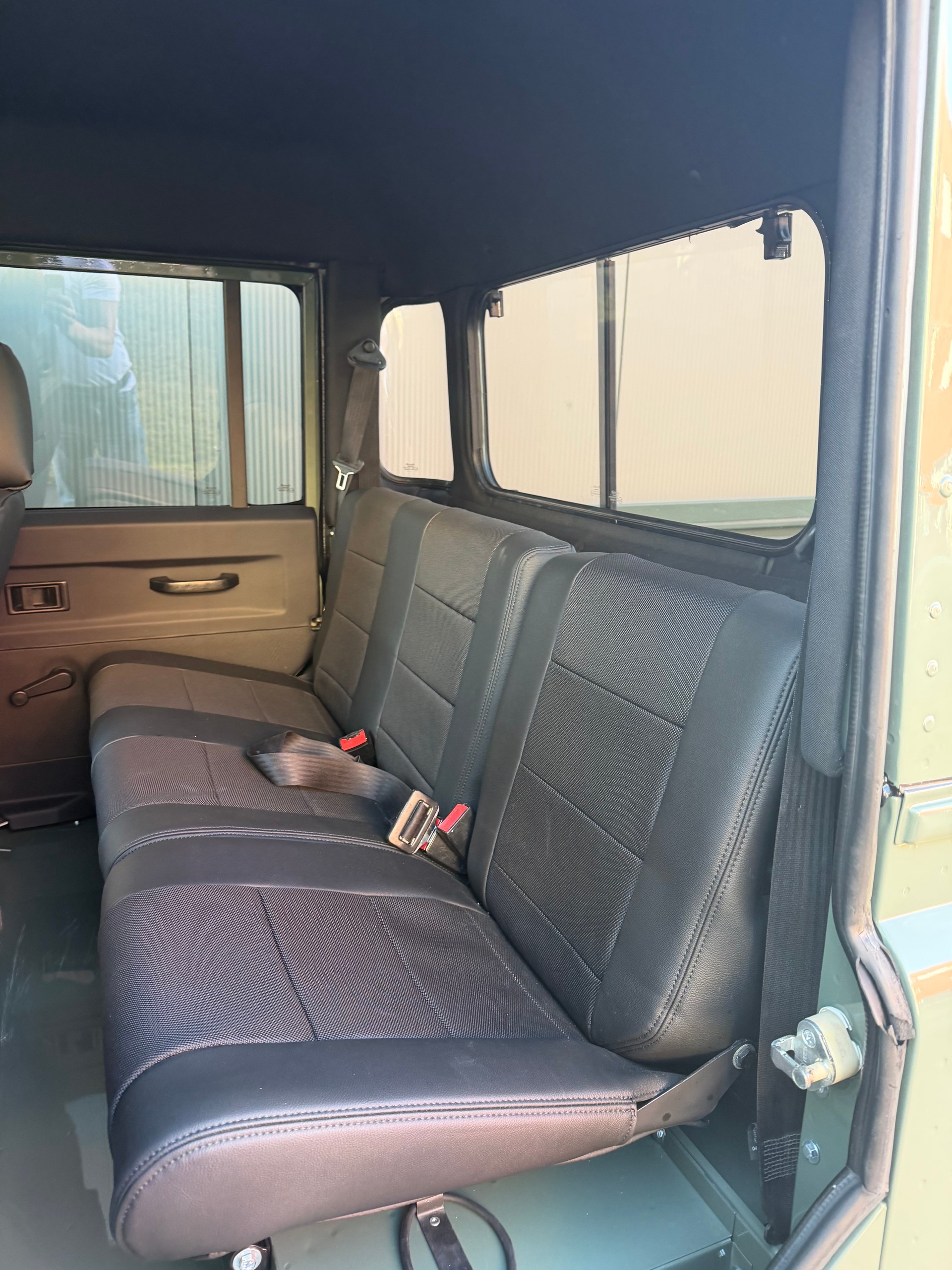 LAND ROVER Defender 130 300TDi *keswick PickUp*-image-9
