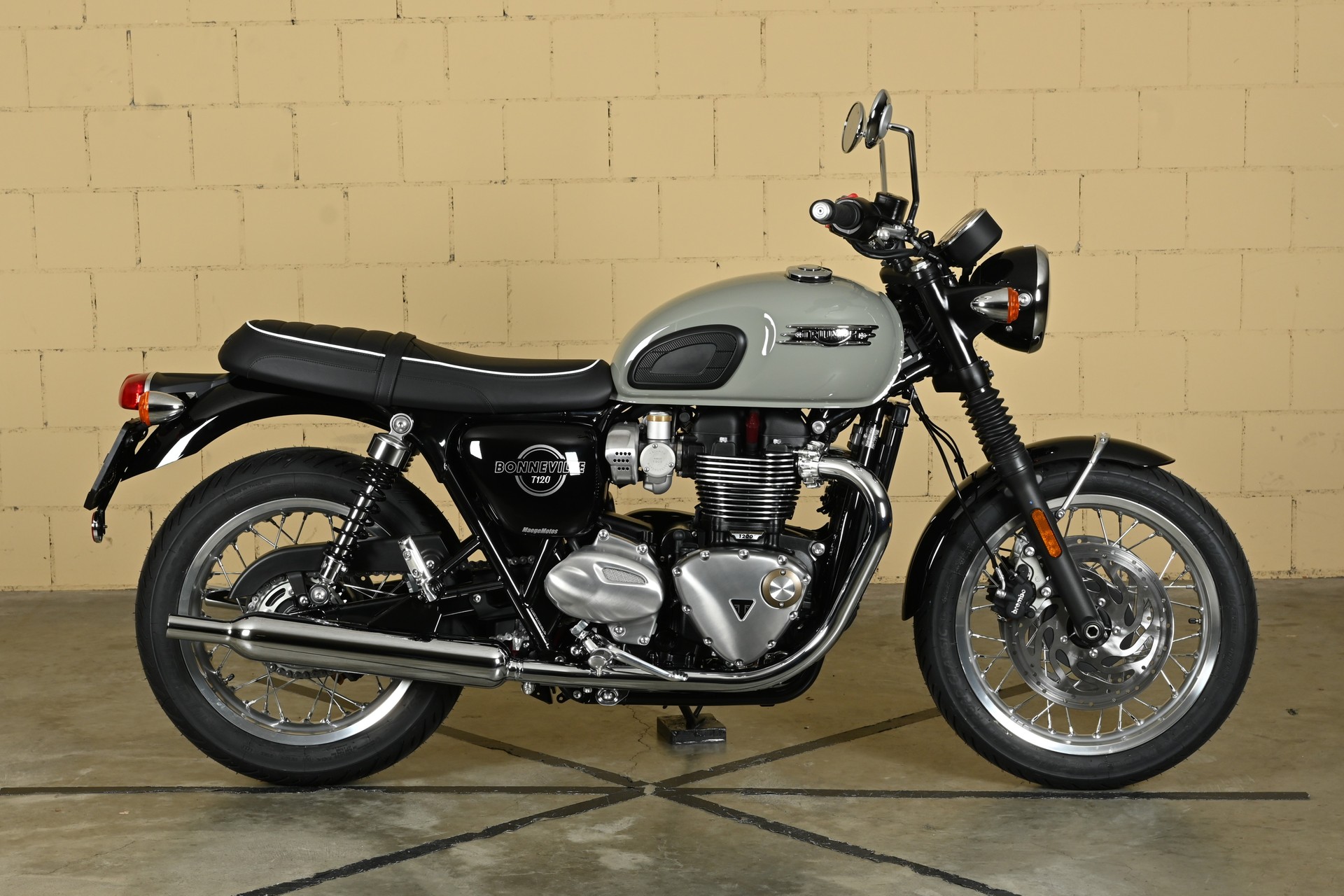 TRIUMPH Bonneville 1200