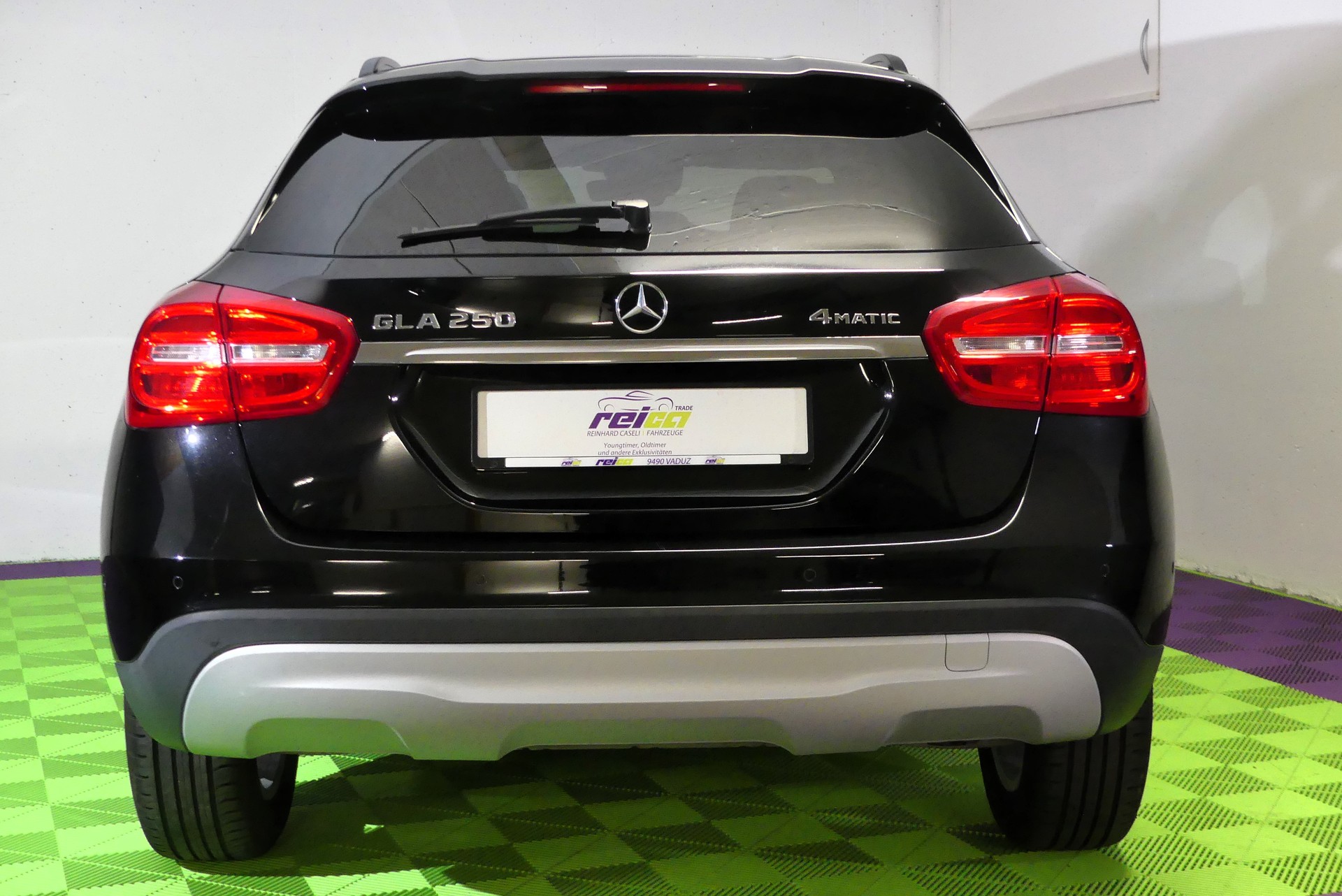 MERCEDES-BENZ GLA 250 4Matic 7G-DCT-image-14