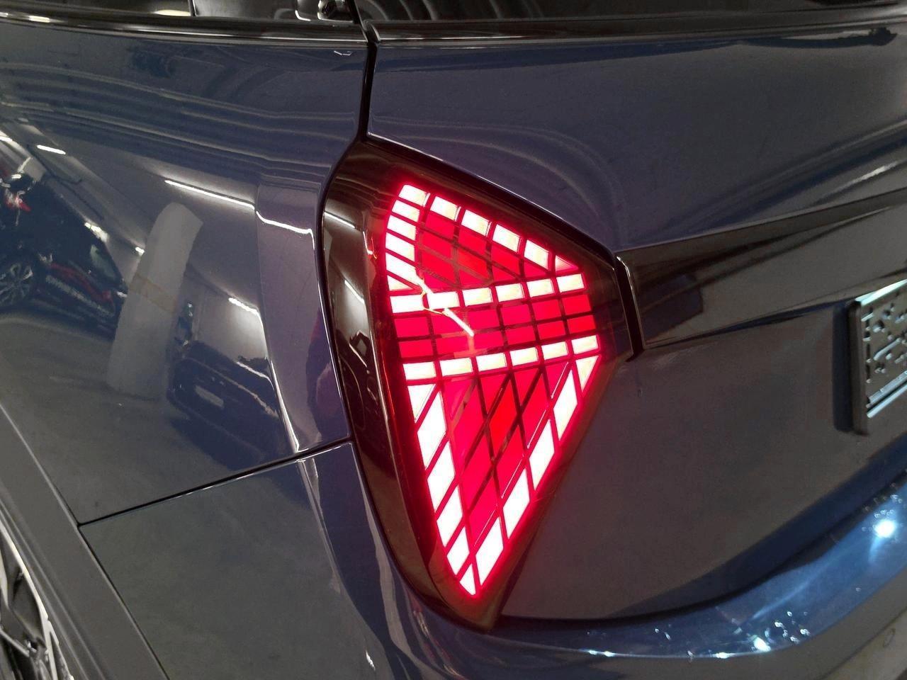MINI Cooper S (5 door)-image-10