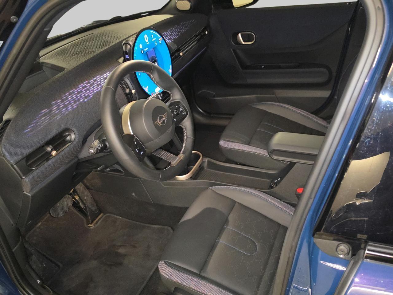 MINI Cooper S (5 door)-image-11