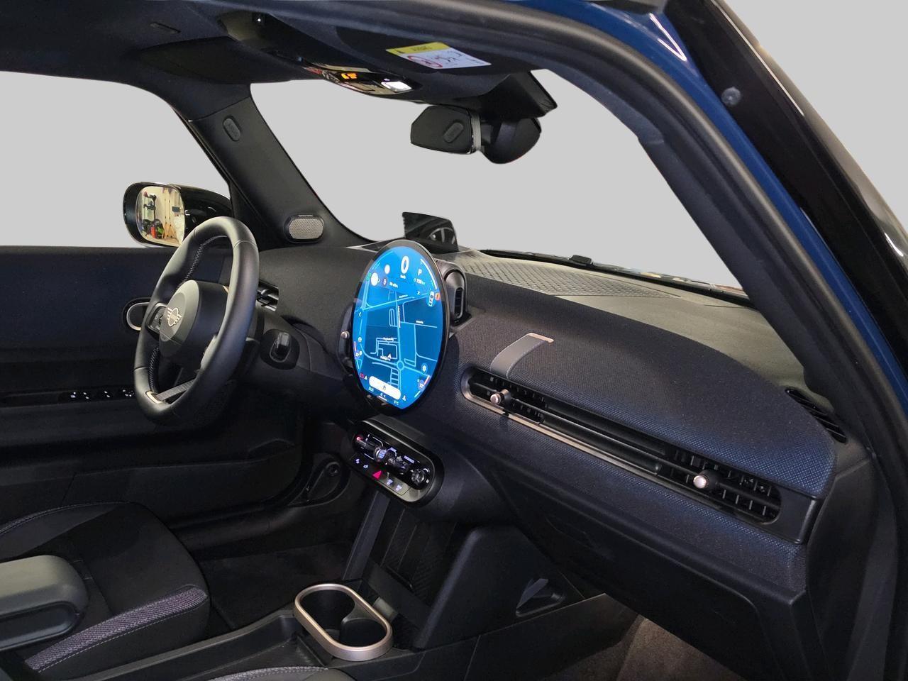 MINI Cooper S (5 door)-image-12
