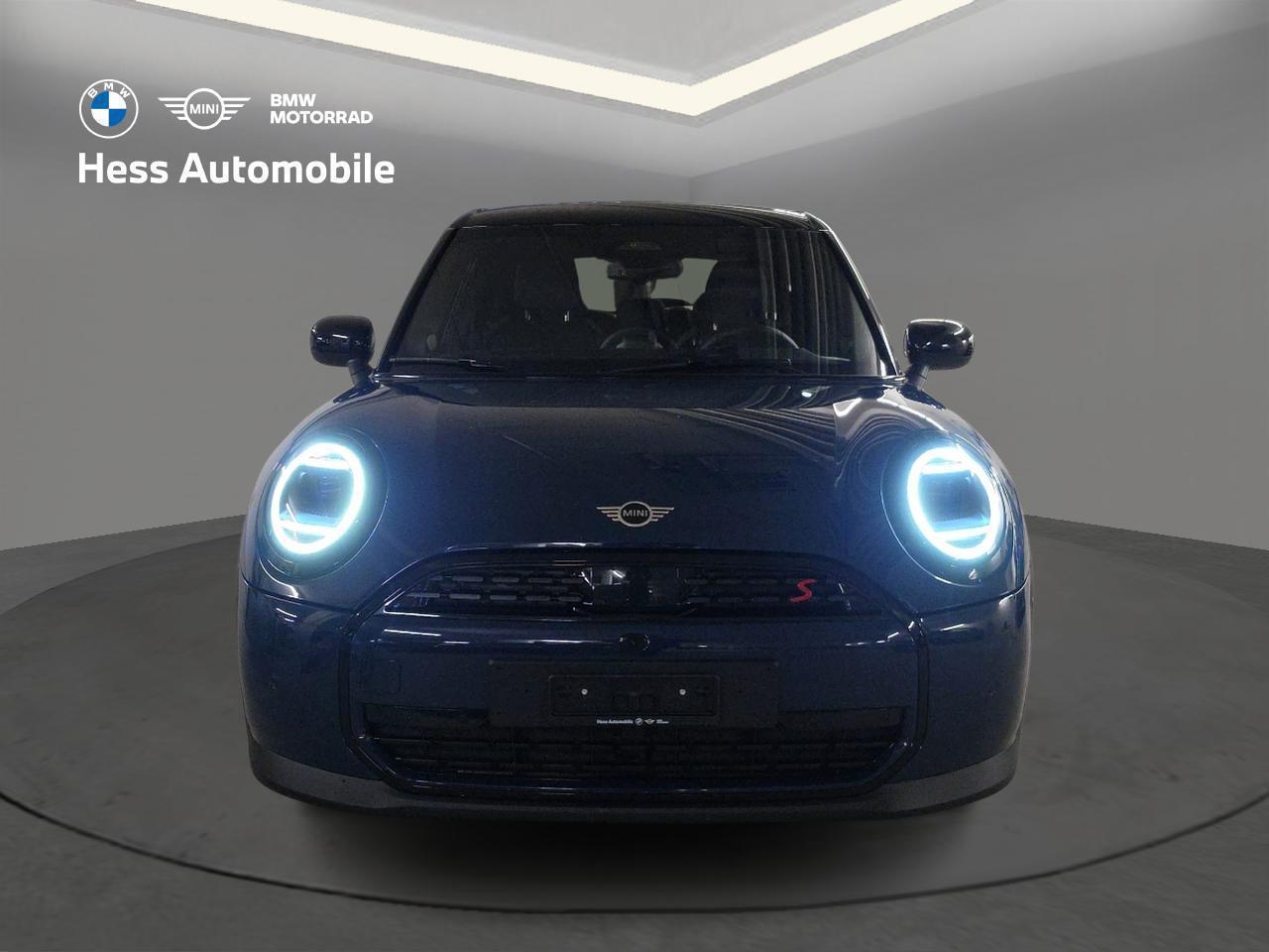 MINI Cooper S (5 door)-image-5