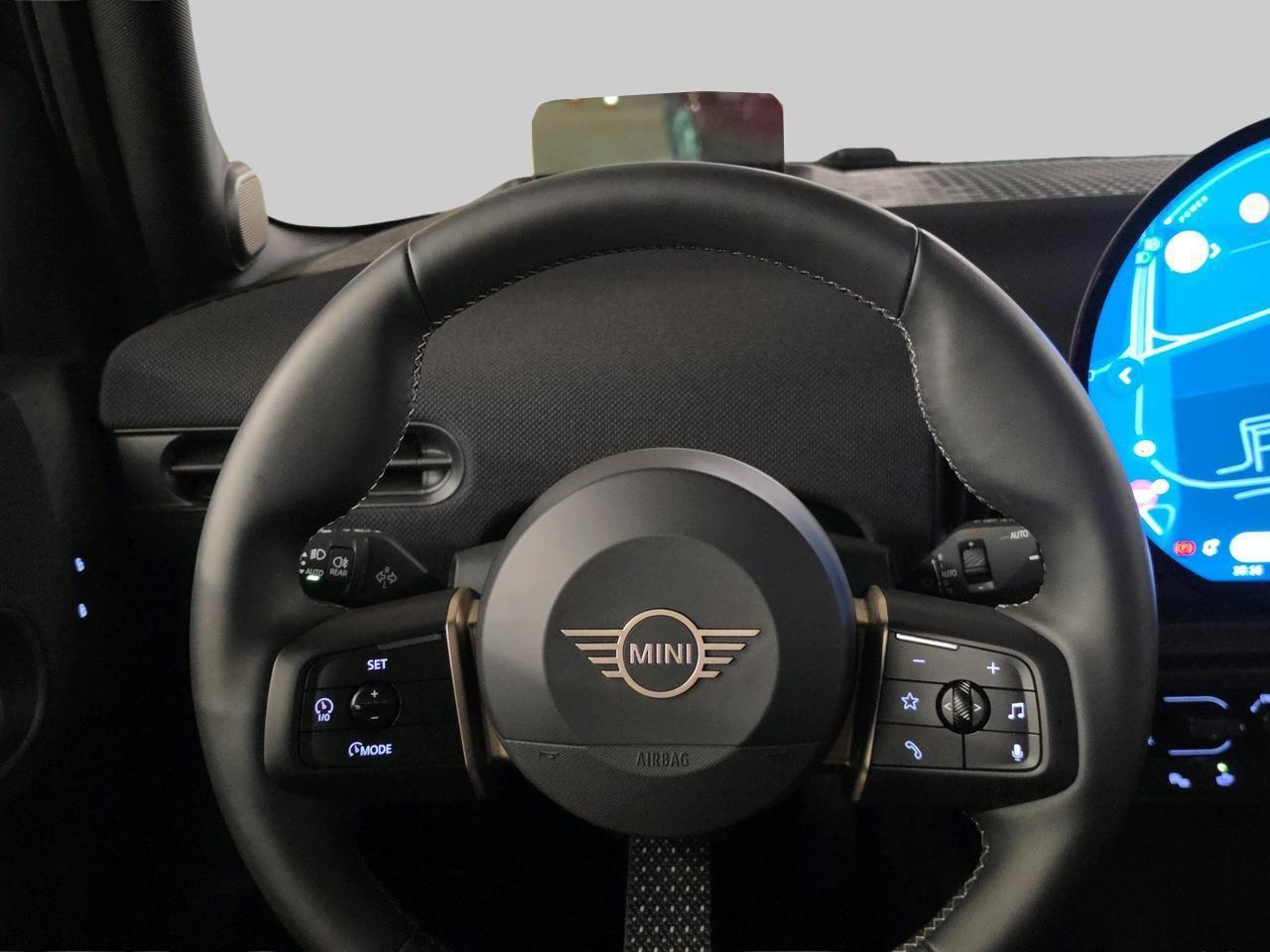 MINI Cooper S (5 door)-image-15