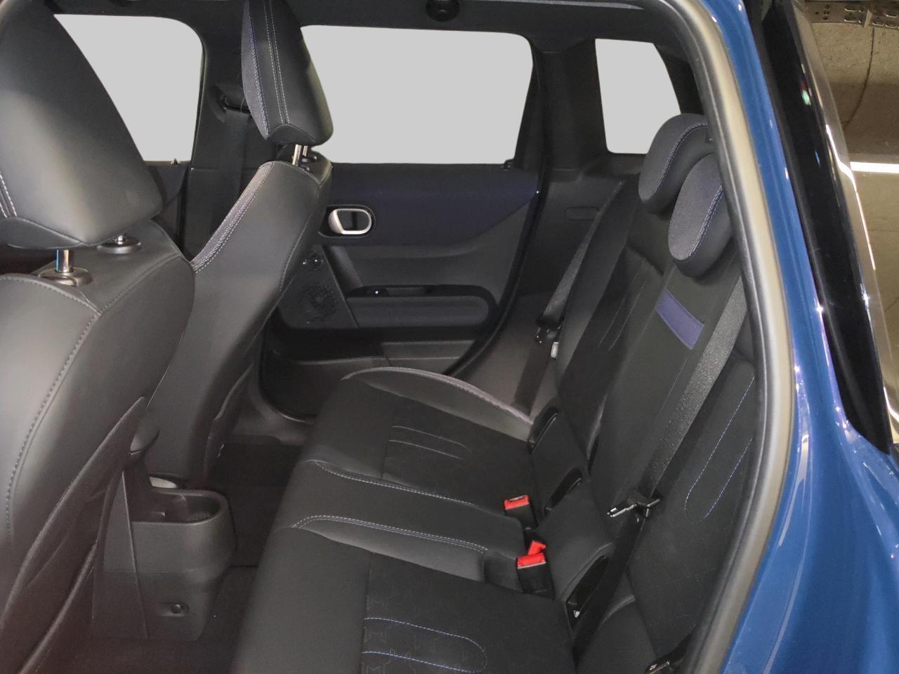 MINI Cooper S (5 door)-image-13