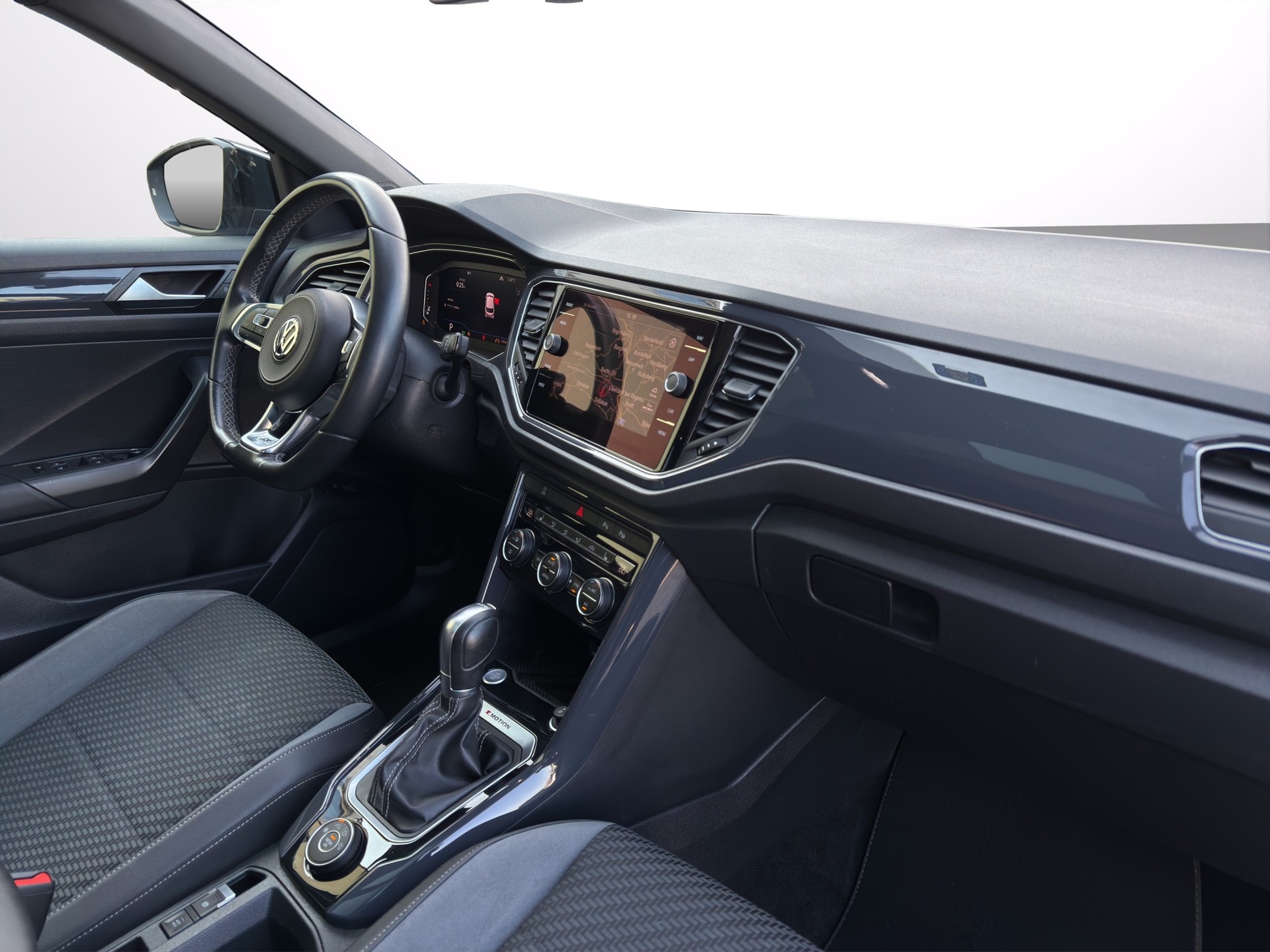 VW T-Roc 2.0 TDI SCR R-Line Sport DSG 4Motion-image-13