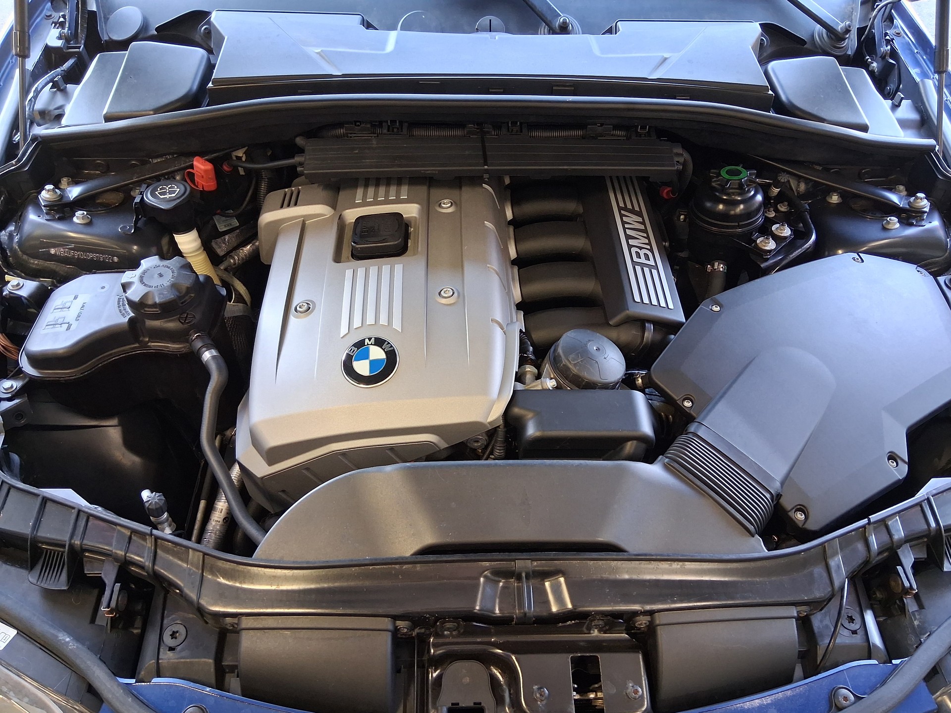 BMW 130i-image-14