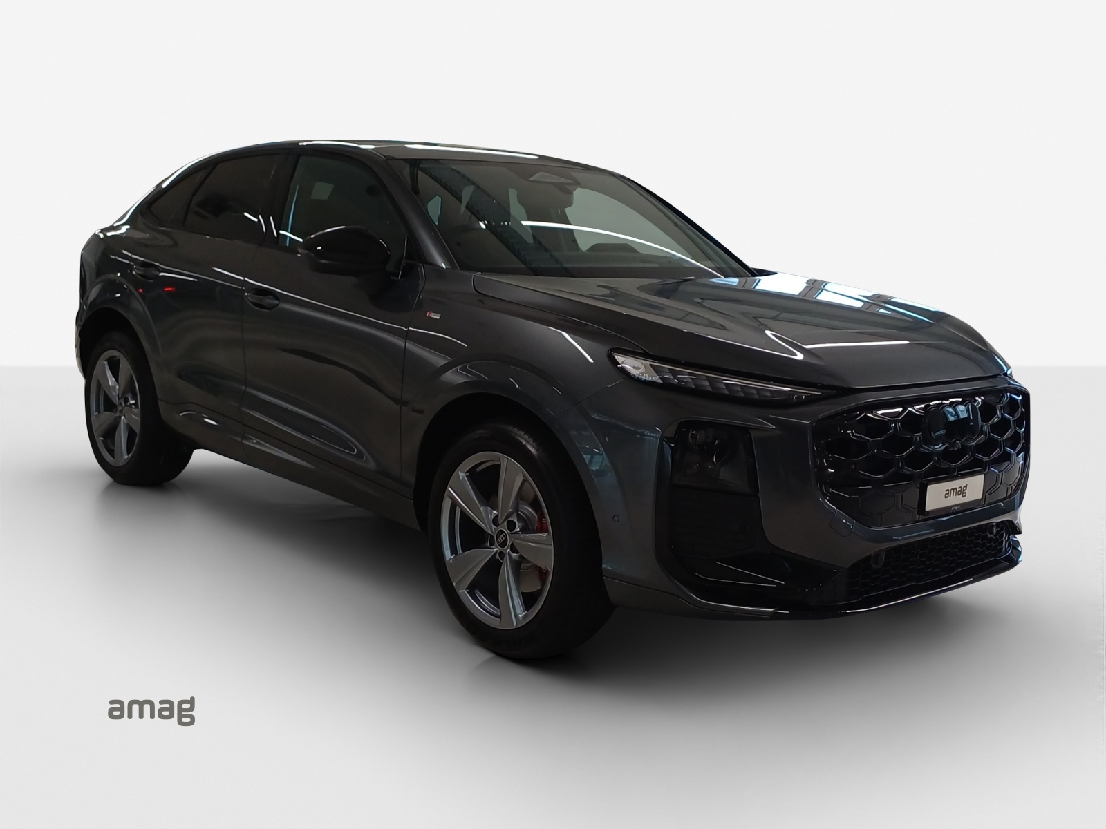 AUDI Q3 Sportback TFSI quattro 195 kW S tronic-image-5
