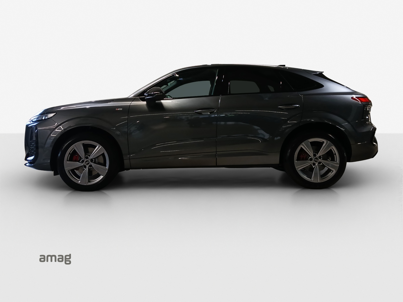 AUDI Q3 Sportback TFSI quattro 195 kW S tronic-showroom-element-1