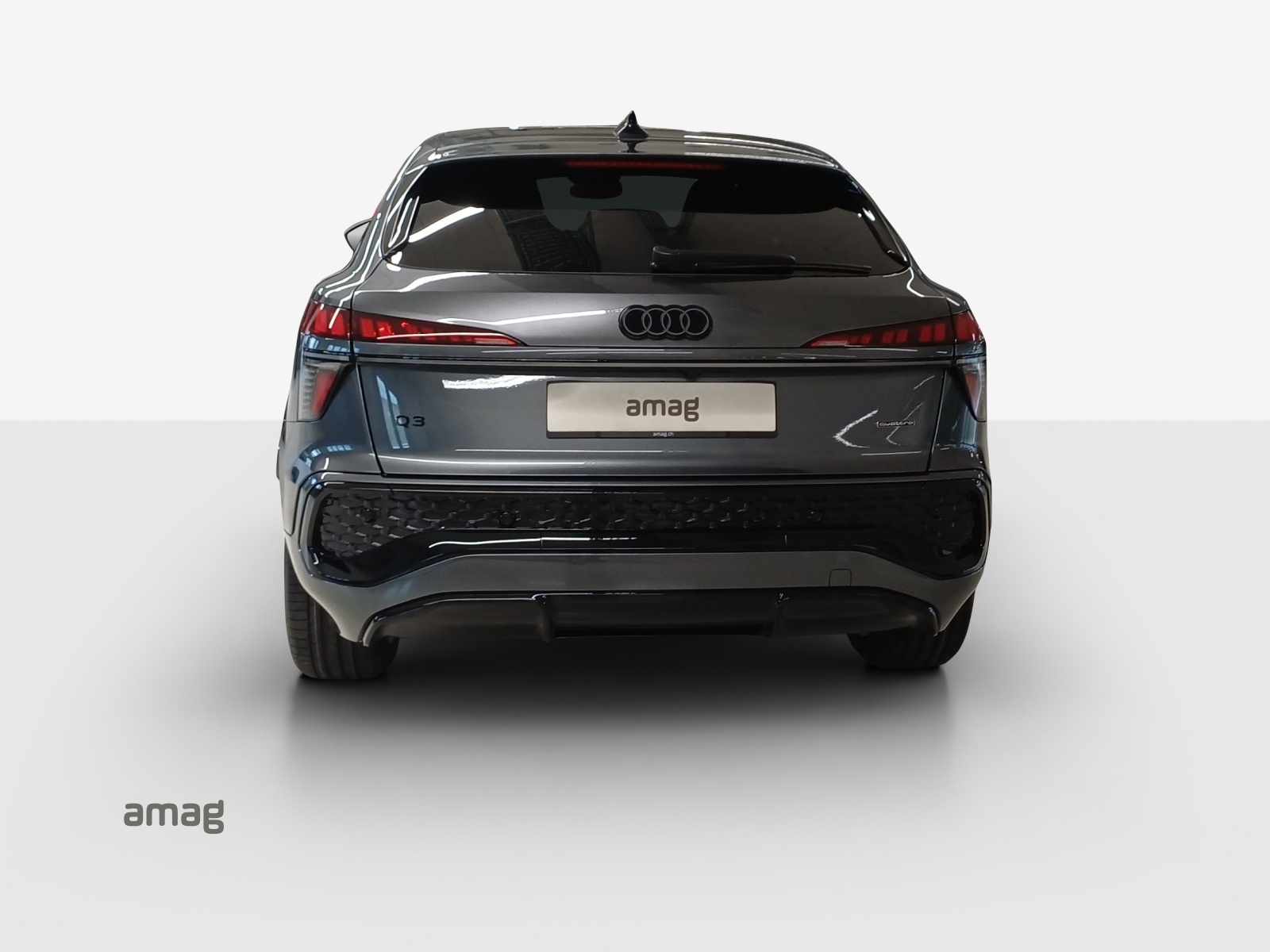 AUDI Q3 Sportback TFSI quattro 195 kW S tronic-image-3