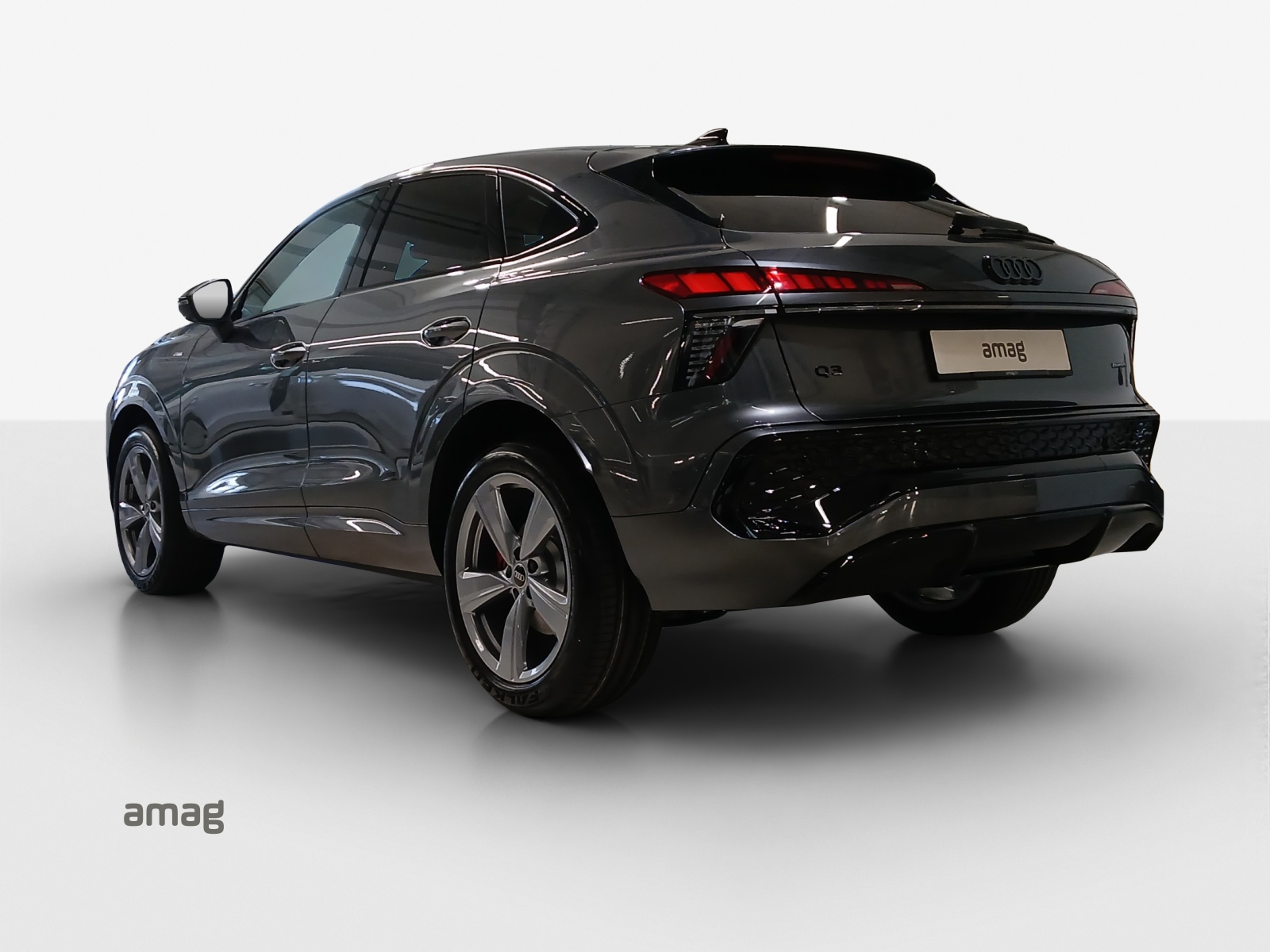 AUDI Q3 Sportback TFSI quattro 195 kW S tronic-showroom-element-2