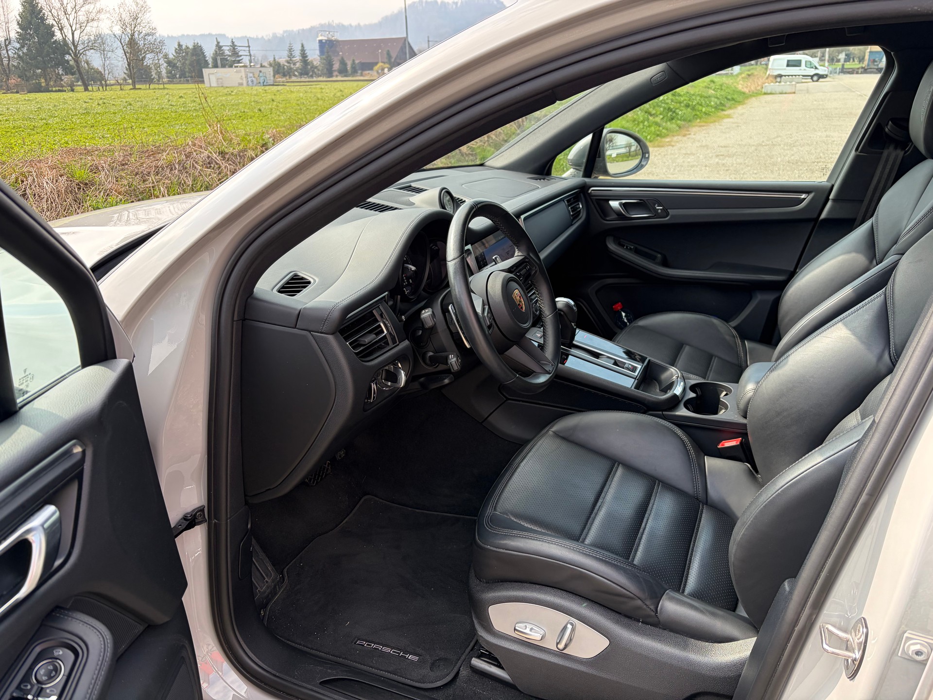 PORSCHE Macan T PDK-image-3