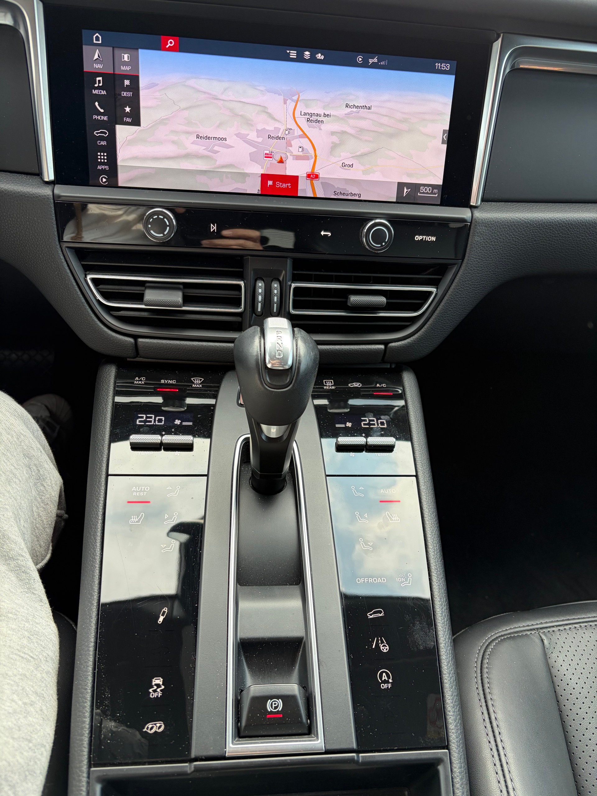 PORSCHE Macan T PDK-image-6