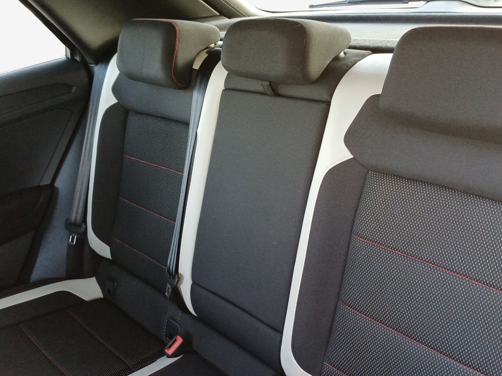 VW T-Roc 2.0 TSI Sport DSG 4Motion-image-11