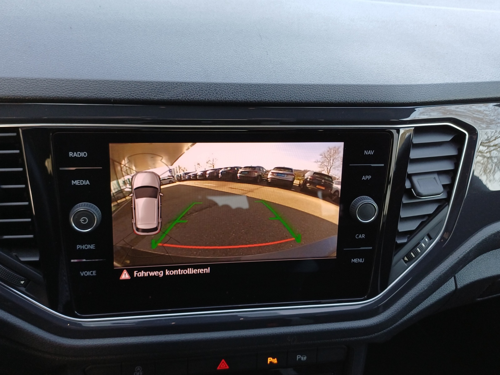 VW T-Roc 2.0 TSI Sport DSG 4Motion-image-14