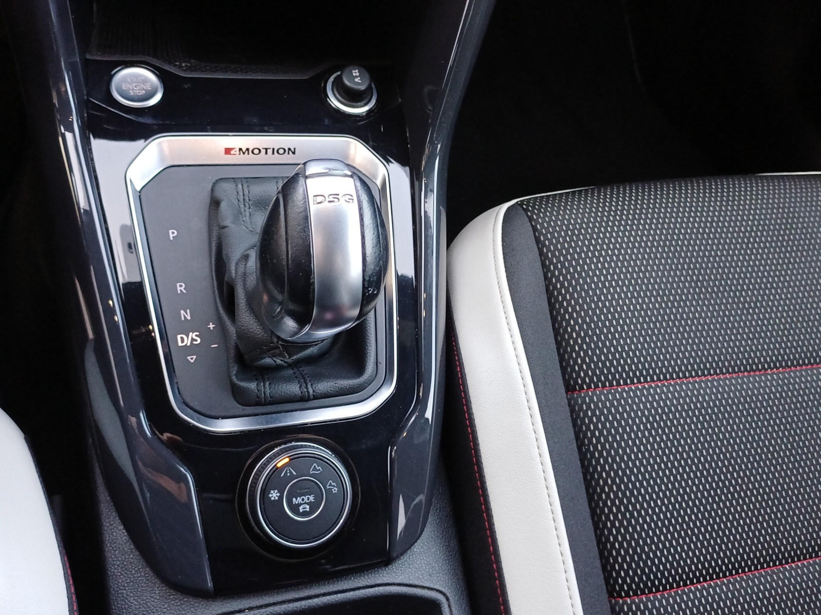 VW T-Roc 2.0 TSI Sport DSG 4Motion-image-15