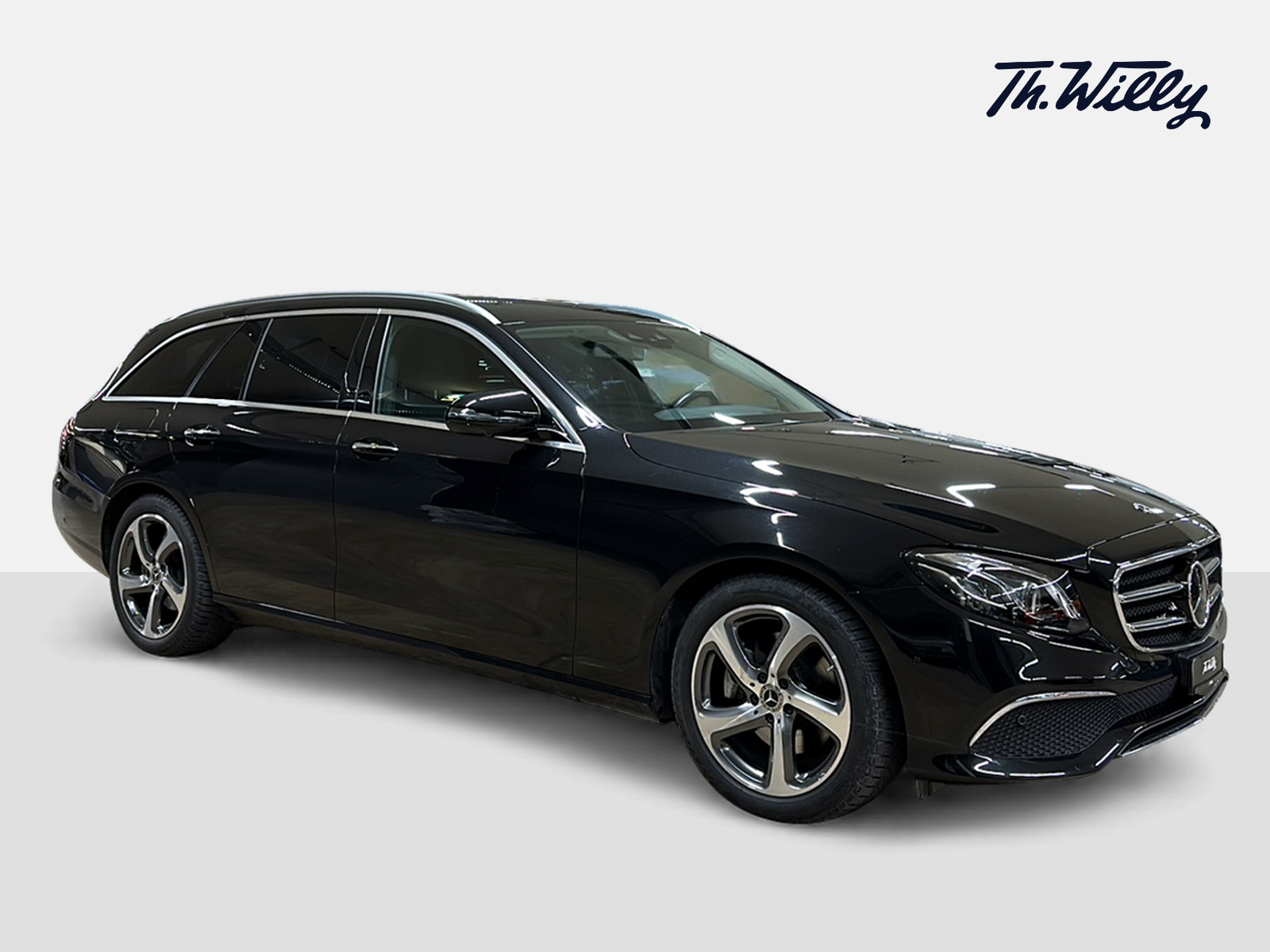 MERCEDES-BENZ E 220 d Swiss Star Avantgarde 4matic Kombi-image-6