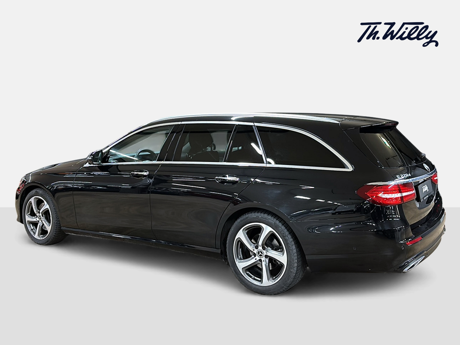 MERCEDES-BENZ E 220 d Swiss Star Avantgarde 4matic Kombi-image-2