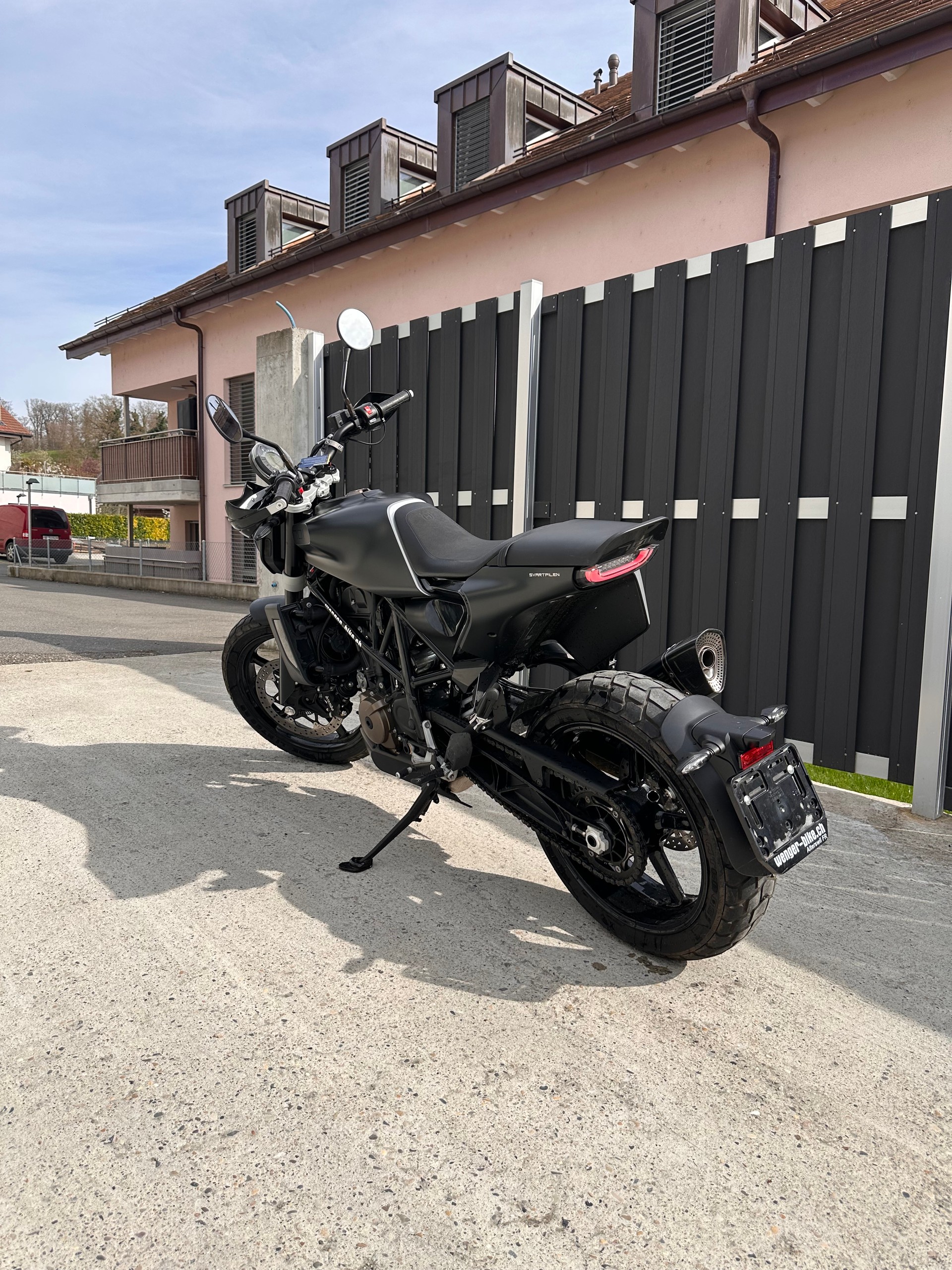 HUSQVARNA SVARTPILEN 701-image-4