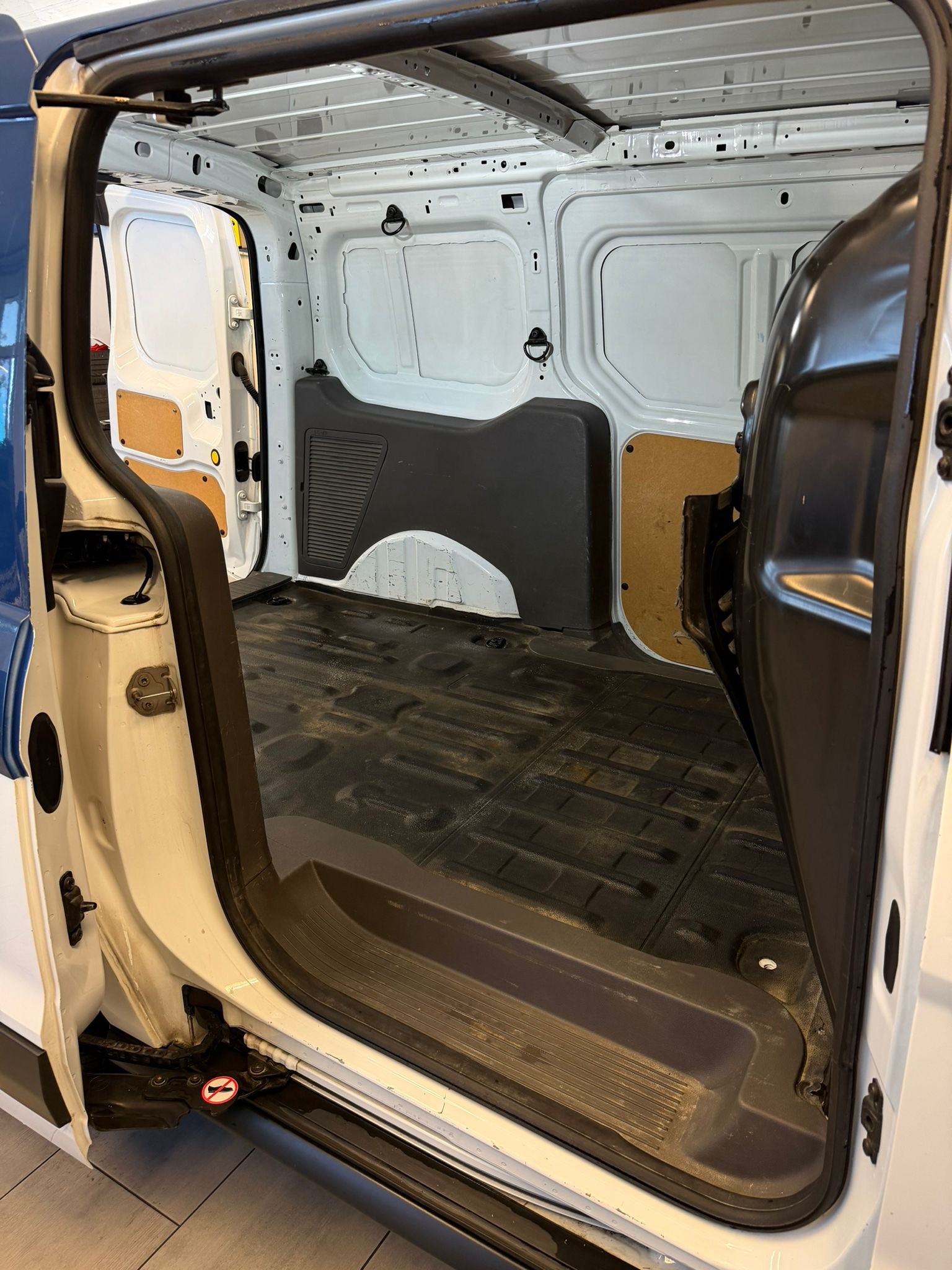 FORD Transit Connect Van T210 1.5 Eco Blue Ambiente-image-13