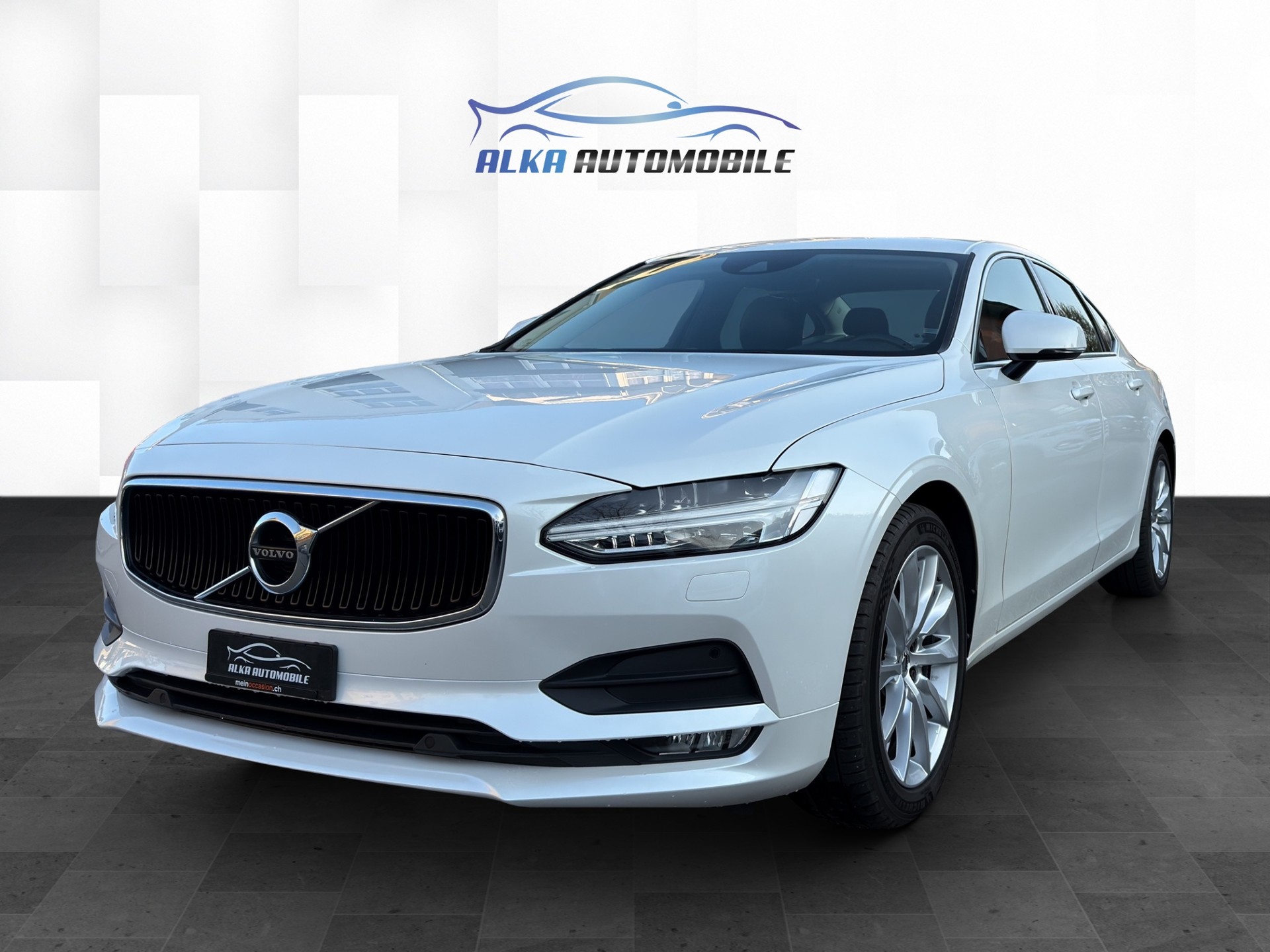 VOLVO S90 D4 Momentum Geartronic