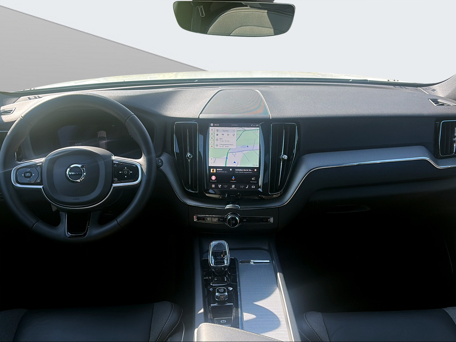 VOLVO XC60 2.0 B5 MH Plus Dark AWD-image-11