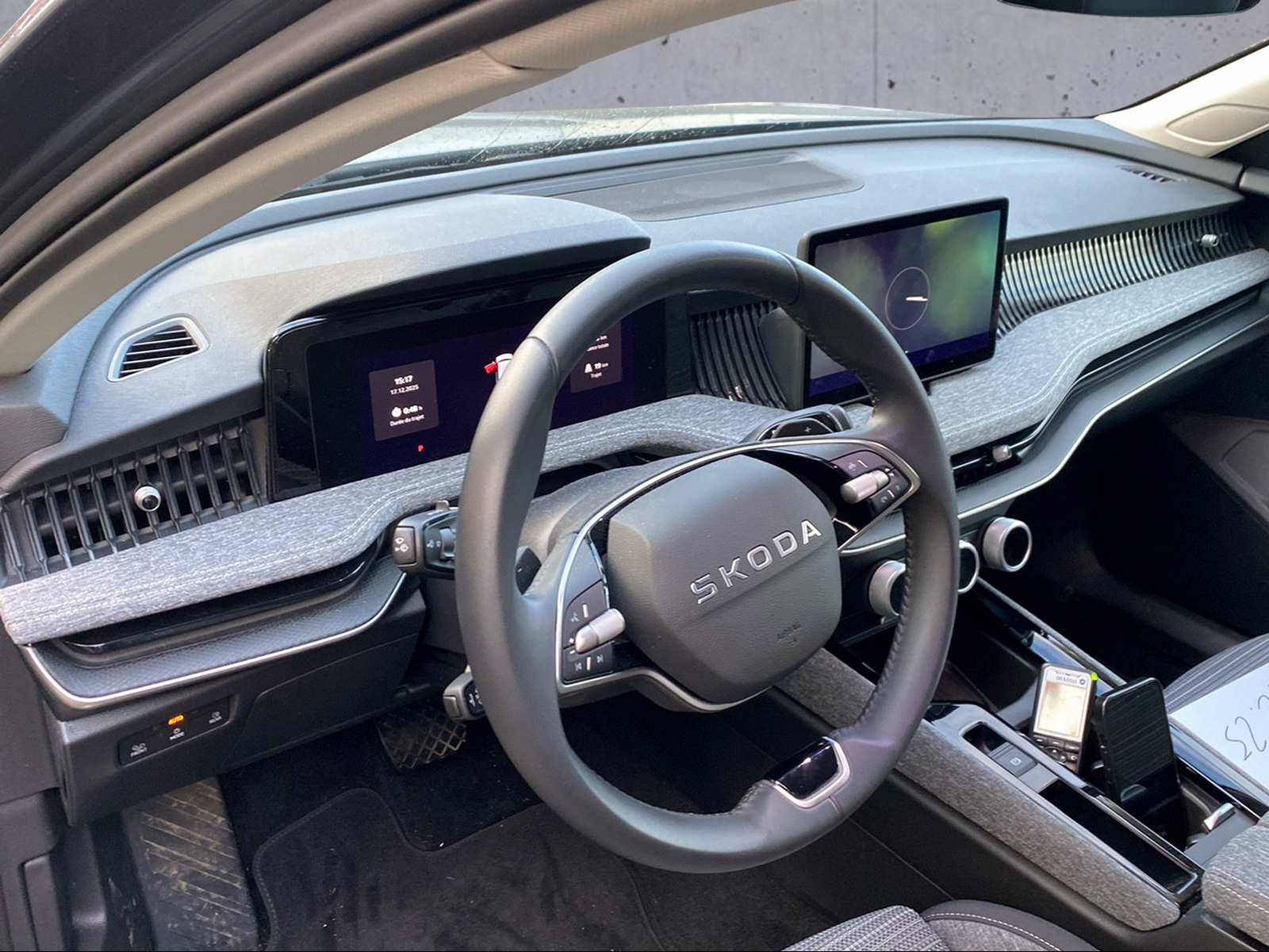 SKODA Superb Combi 1.5 TSI PHEV Selection DSG-image-2
