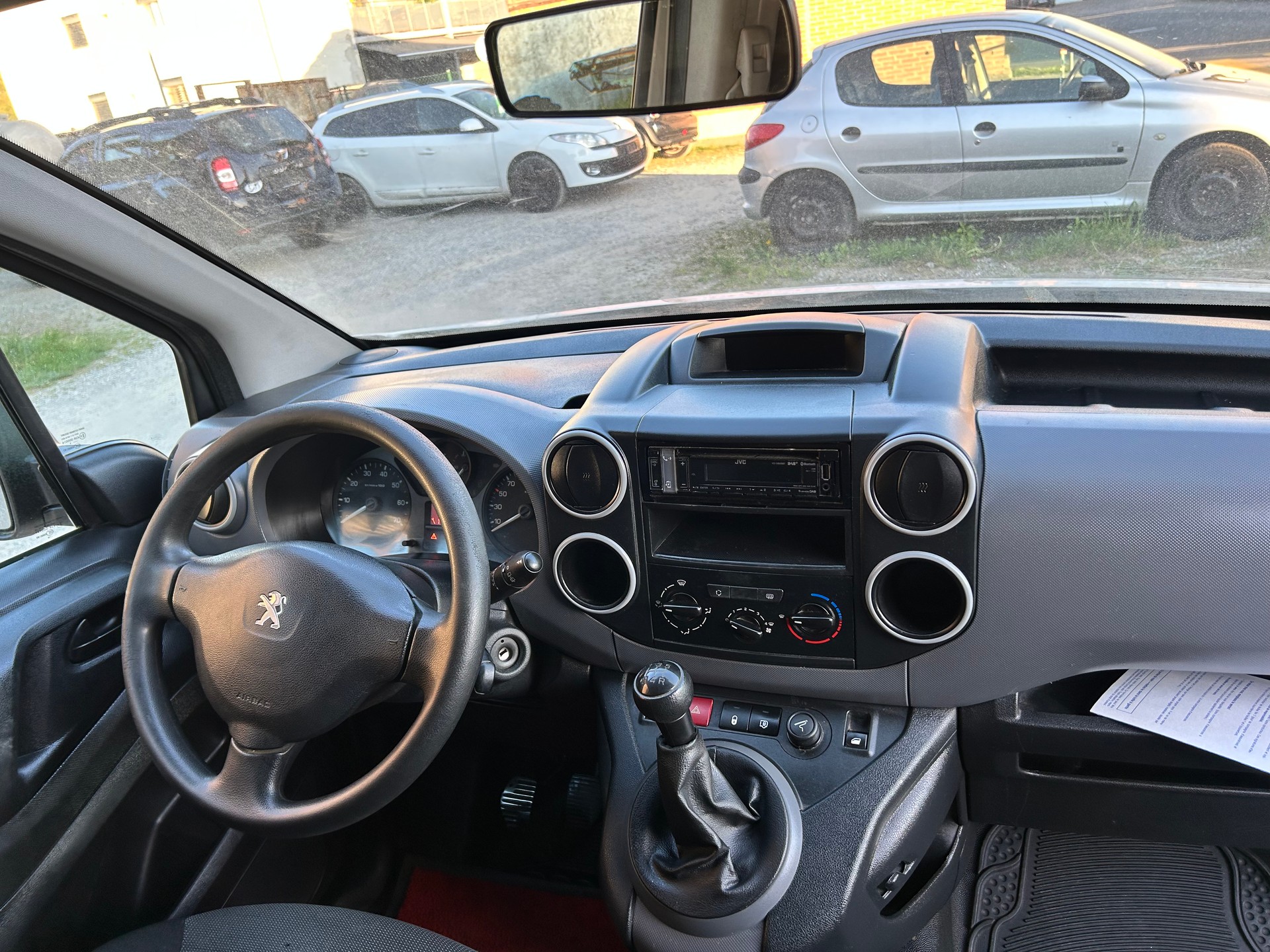 PEUGEOT Partner 1.6 VTi Allure-image-6