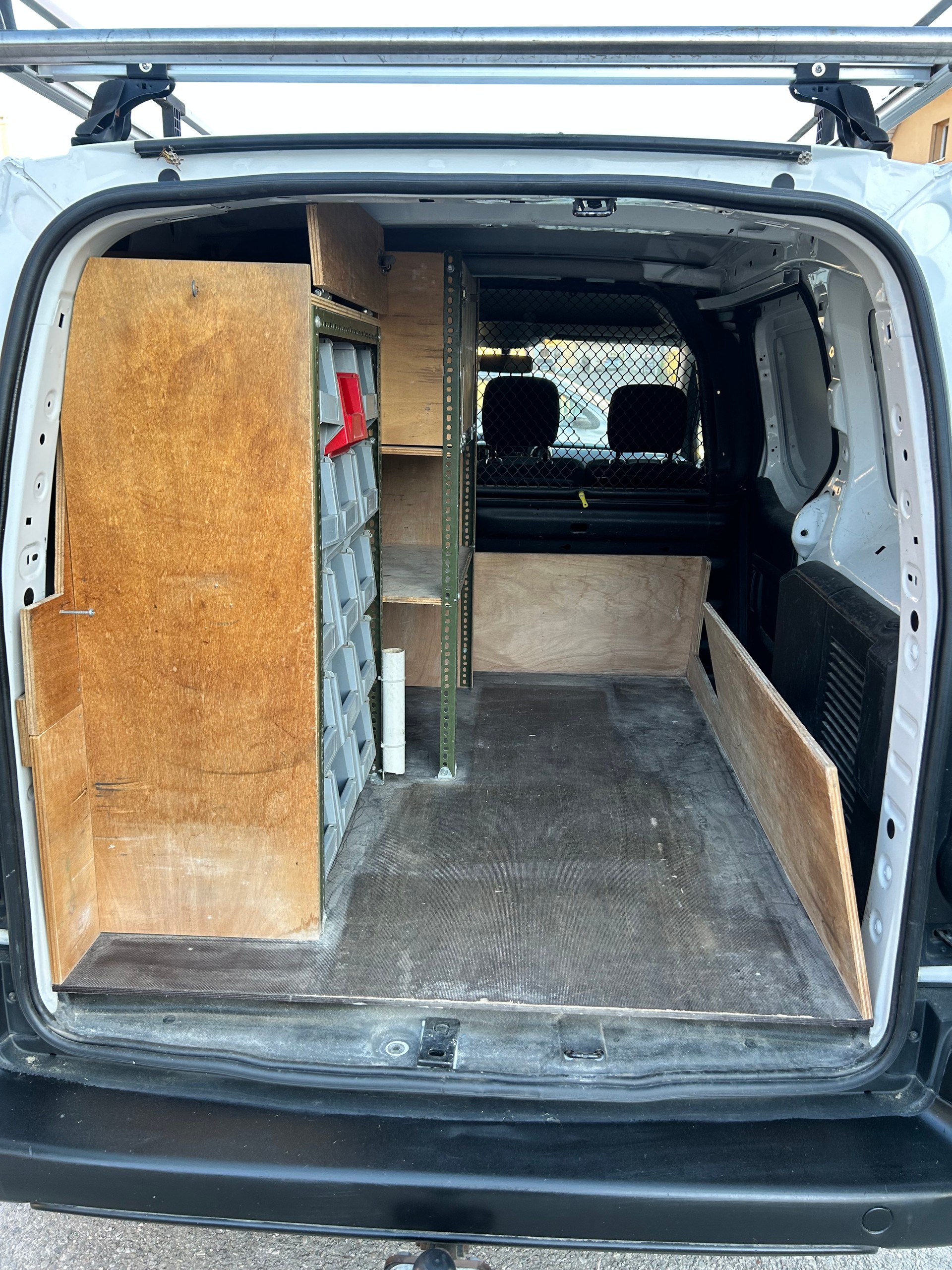 PEUGEOT Partner 1.6 VTi Allure-image-7