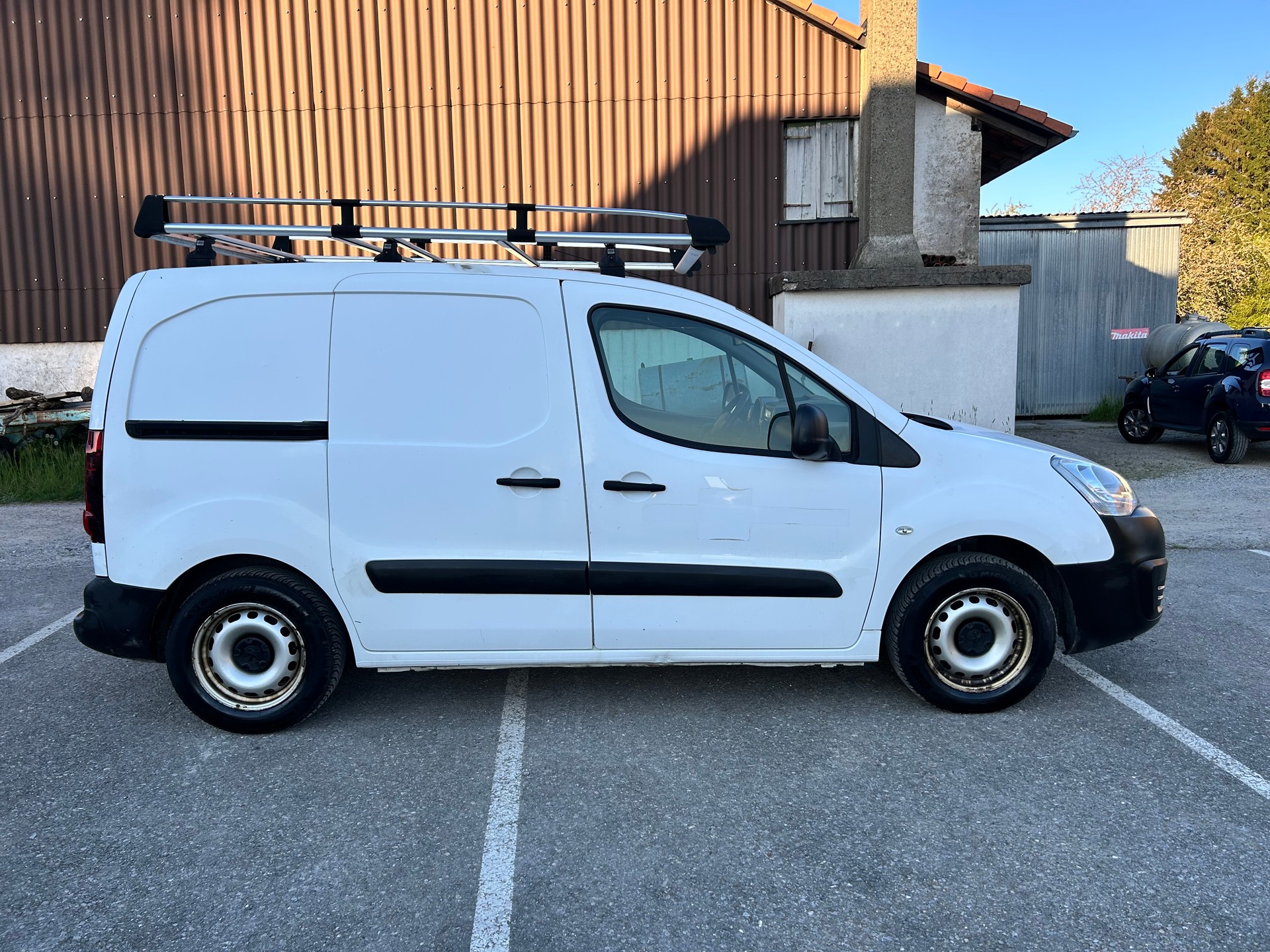 PEUGEOT Partner 1.6 VTi Allure-image-3
