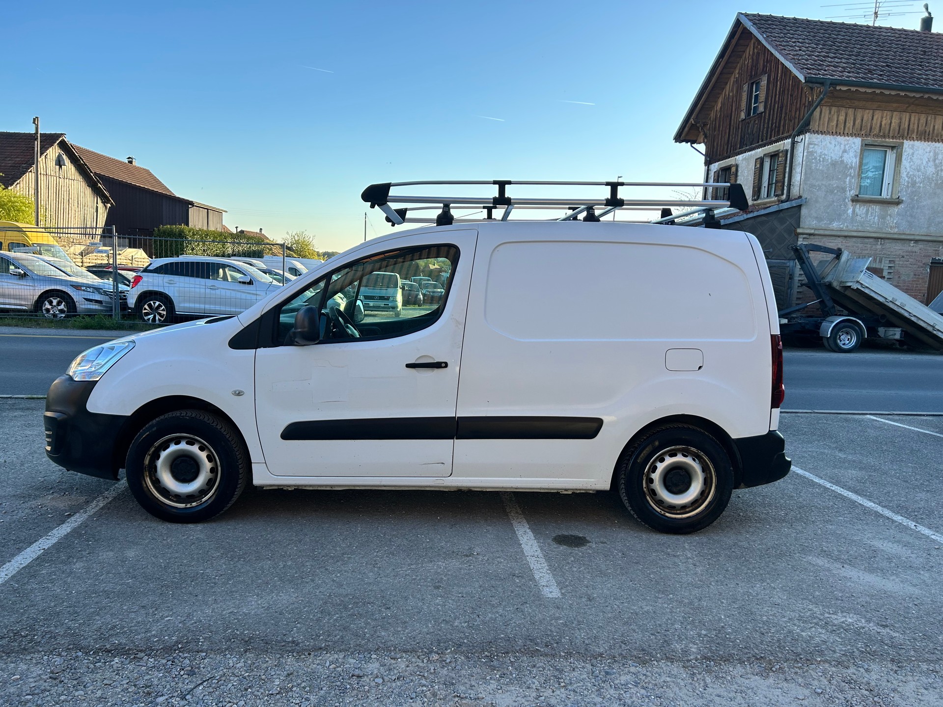 PEUGEOT Partner 1.6 VTi Allure-image-2