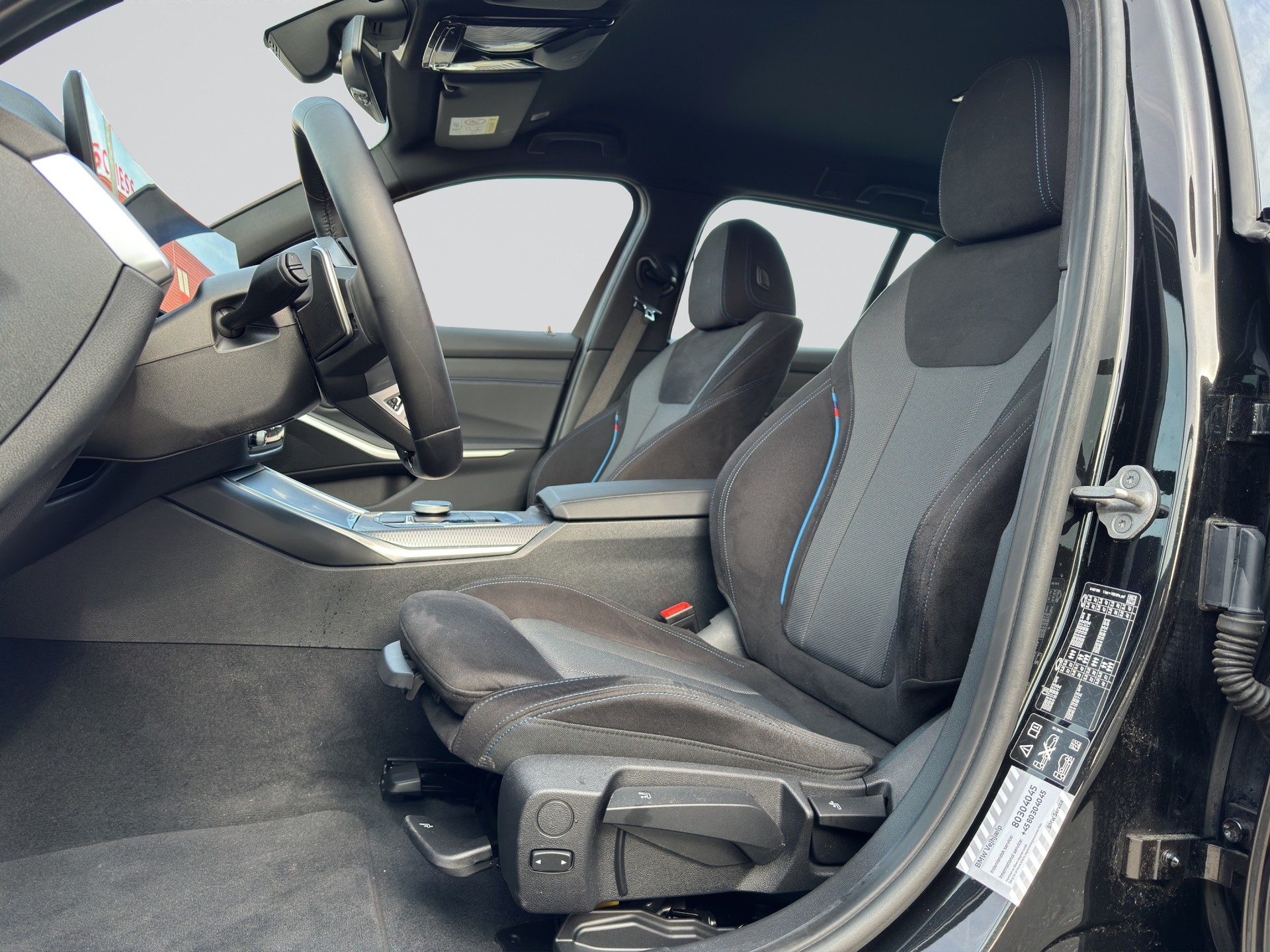 BMW 330i Touring xDrive M Sport Steptronic-image-5