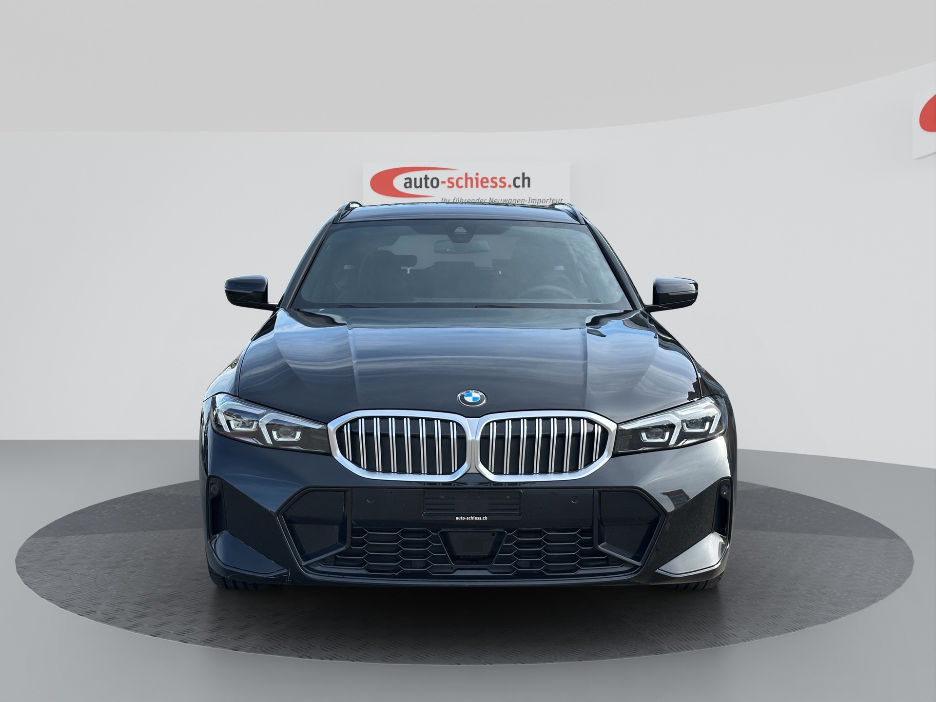 BMW 330i Touring xDrive M Sport Steptronic-image-1