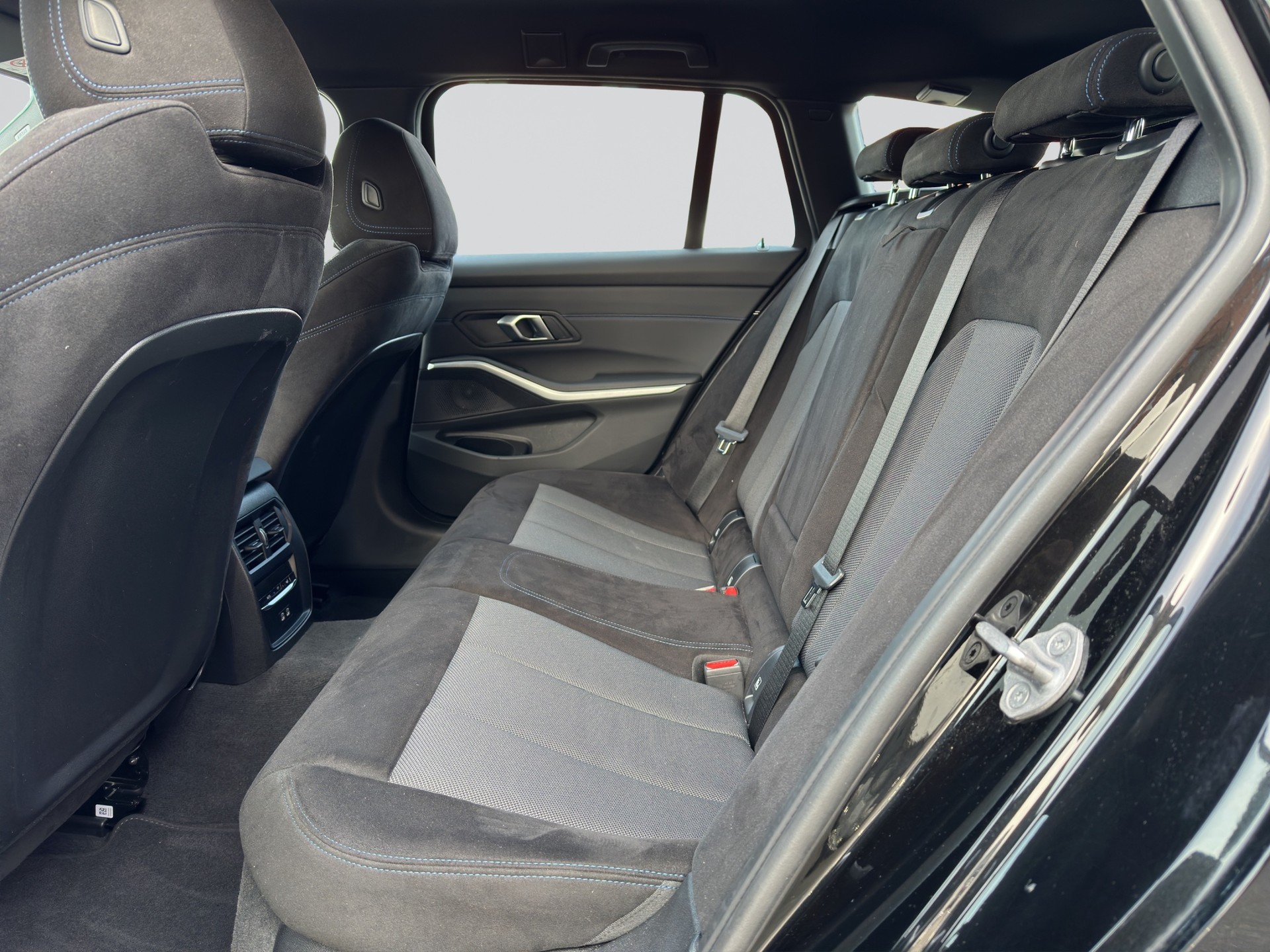 BMW 330i Touring xDrive M Sport Steptronic-image-7