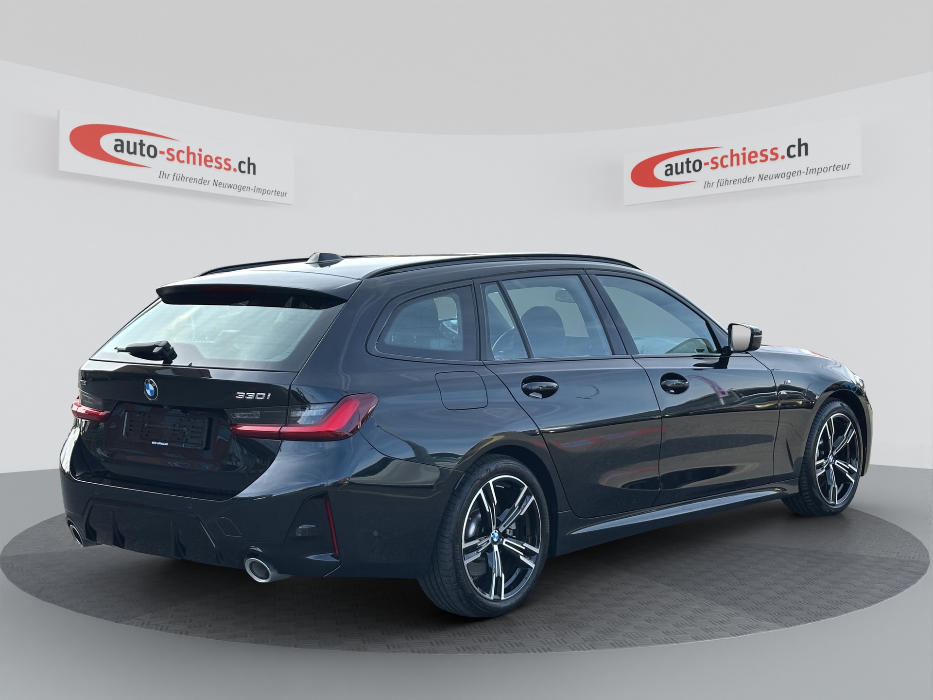 BMW 330i Touring xDrive M Sport Steptronic-image-4