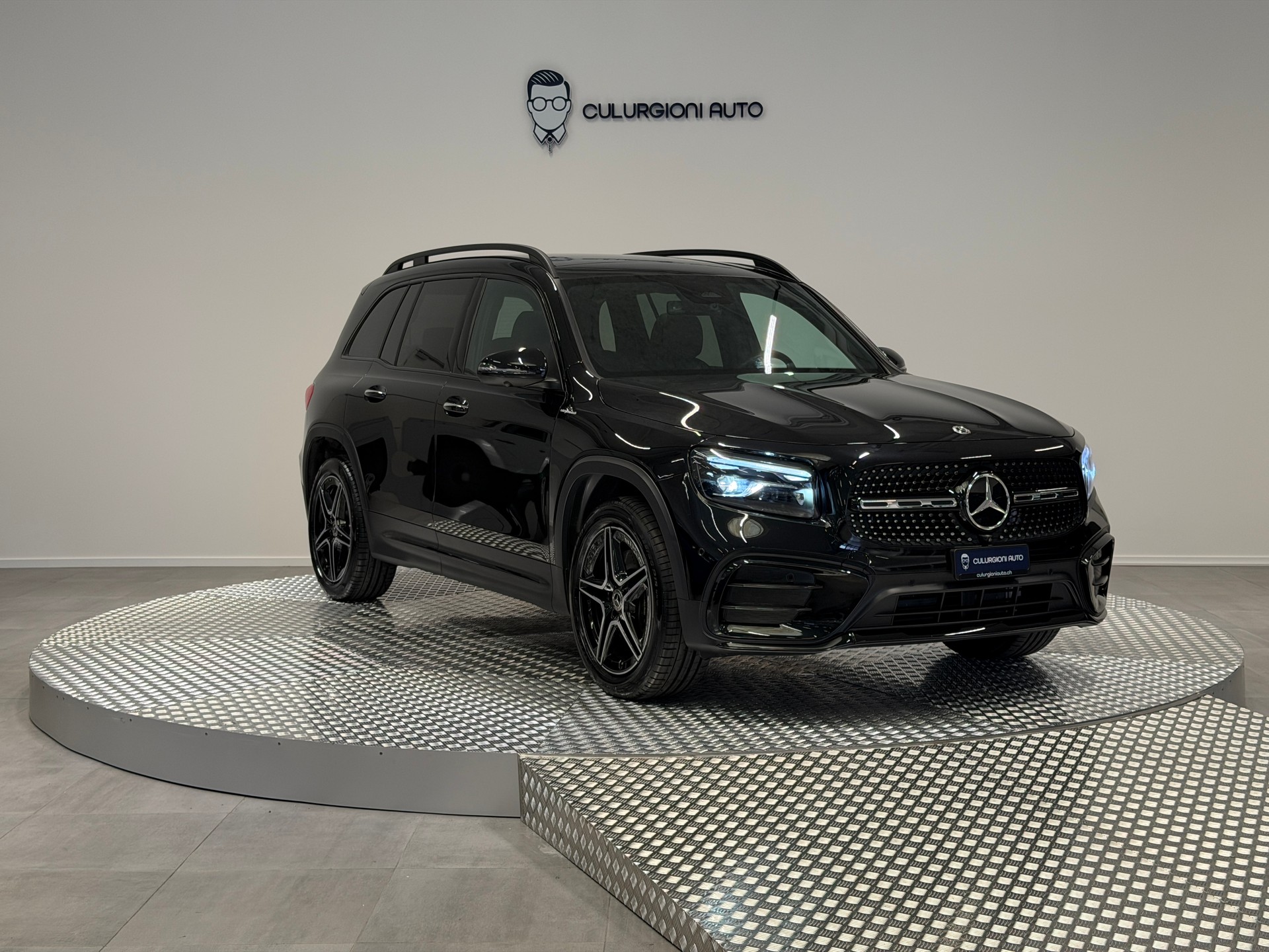 MERCEDES-BENZ GLB 220 4Matic 8G-Tronic-showroom-element-2
