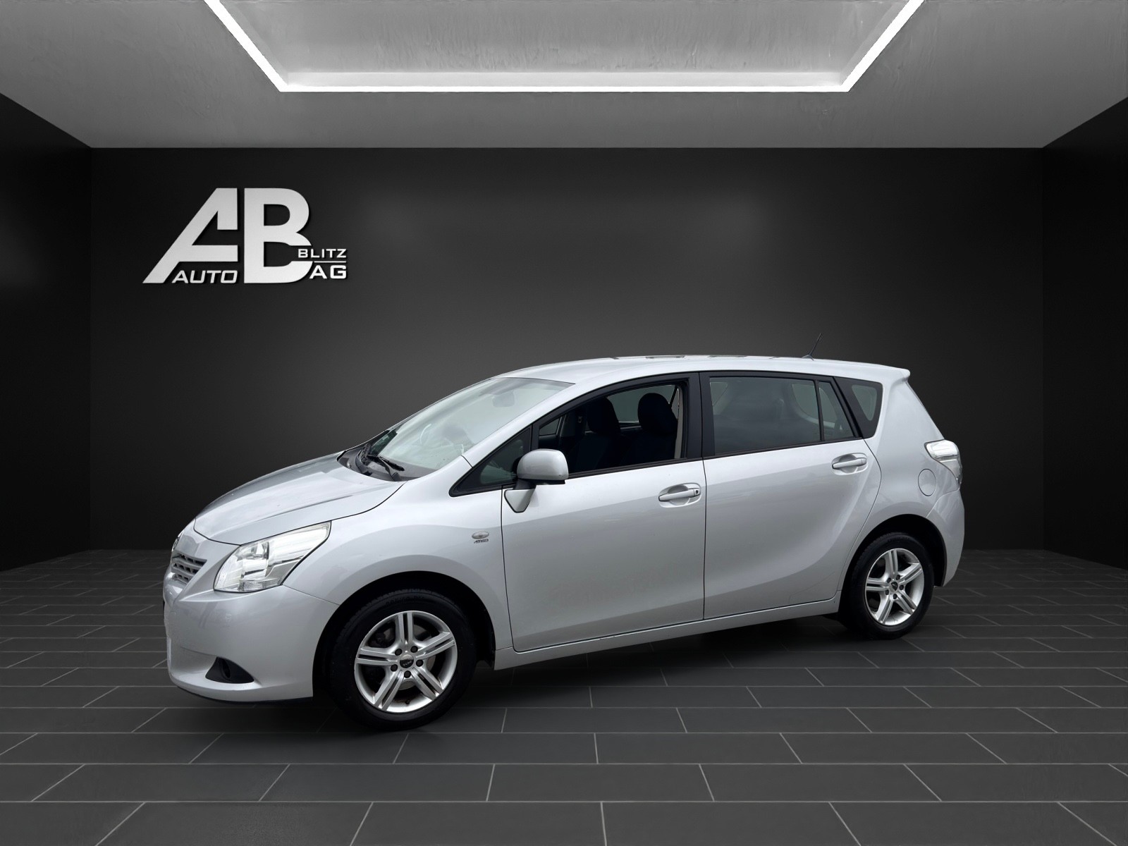 TOYOTA Verso 1.8 Linea Sol Multidrive * 7-Plätzer *-image-1