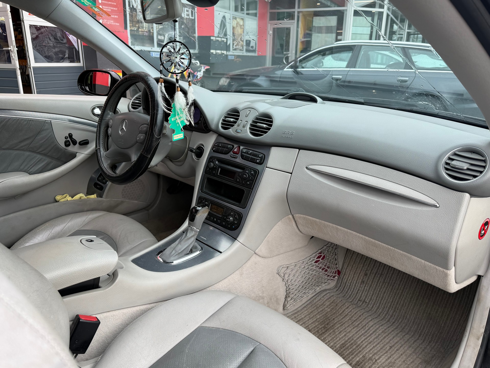 MERCEDES-BENZ CLK 320 Elégance Automatic-image-10