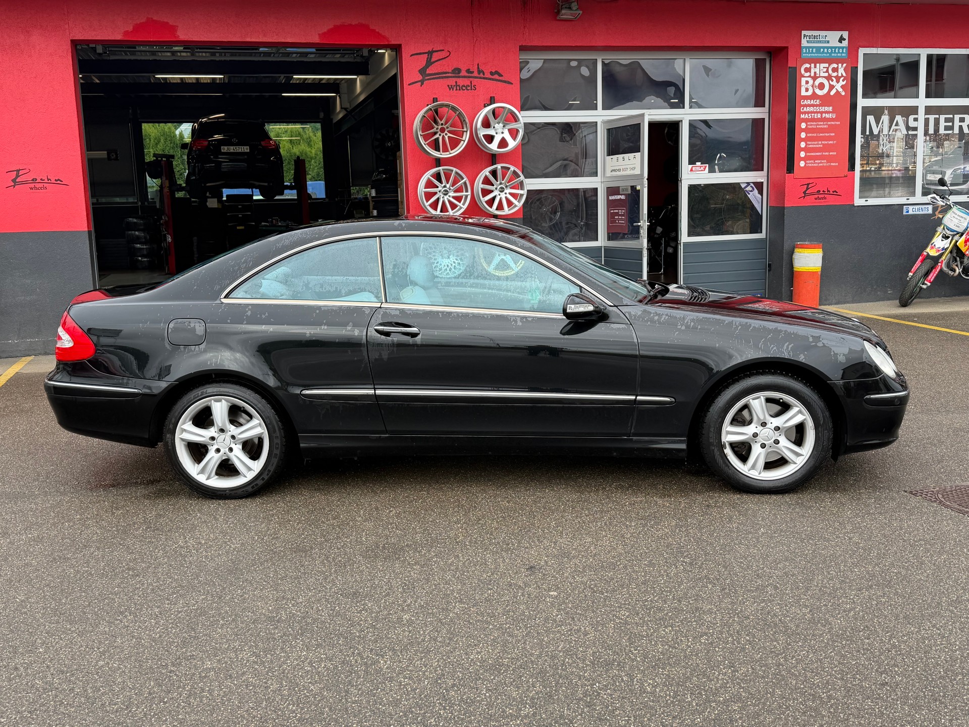 MERCEDES-BENZ CLK 320 Elégance Automatic-image-3