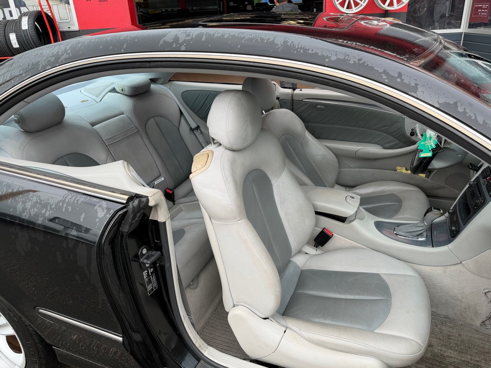 MERCEDES-BENZ CLK 320 Elégance Automatic-image-9