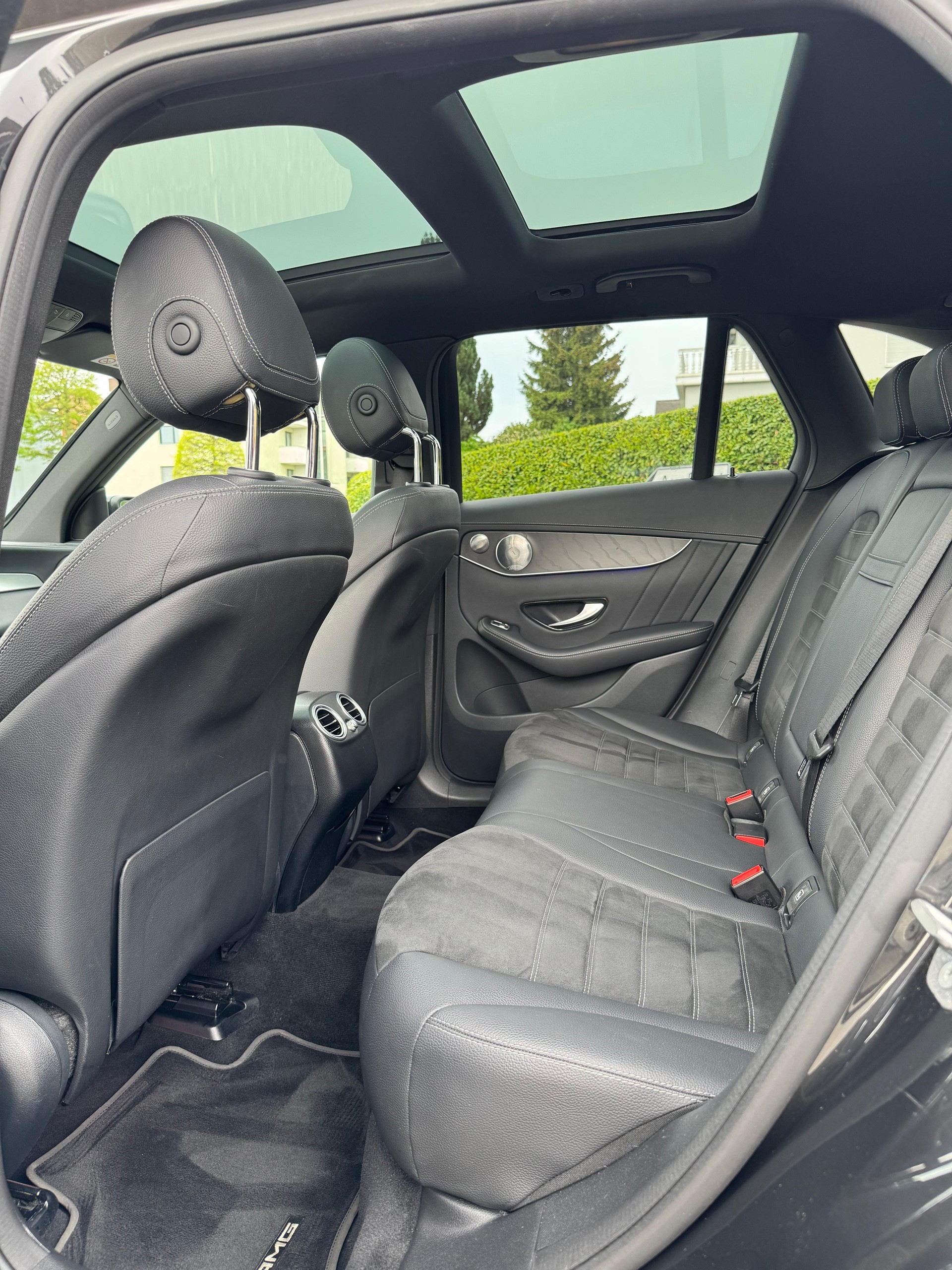 MERCEDES-BENZ GLC 300 d AMG Line 4Matic 9G-Tronic-image-8