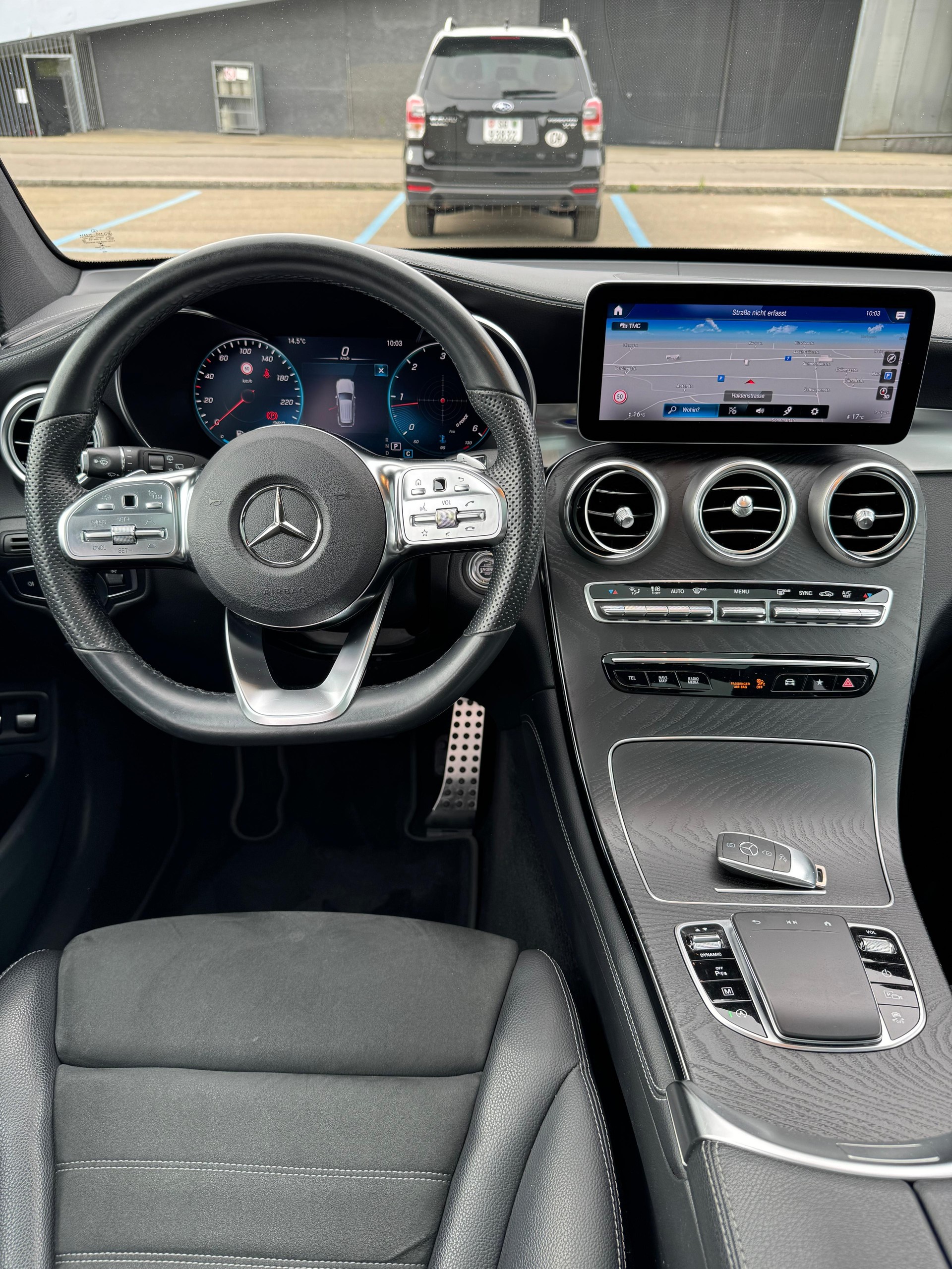 MERCEDES-BENZ GLC 300 d AMG Line 4Matic 9G-Tronic-image-4