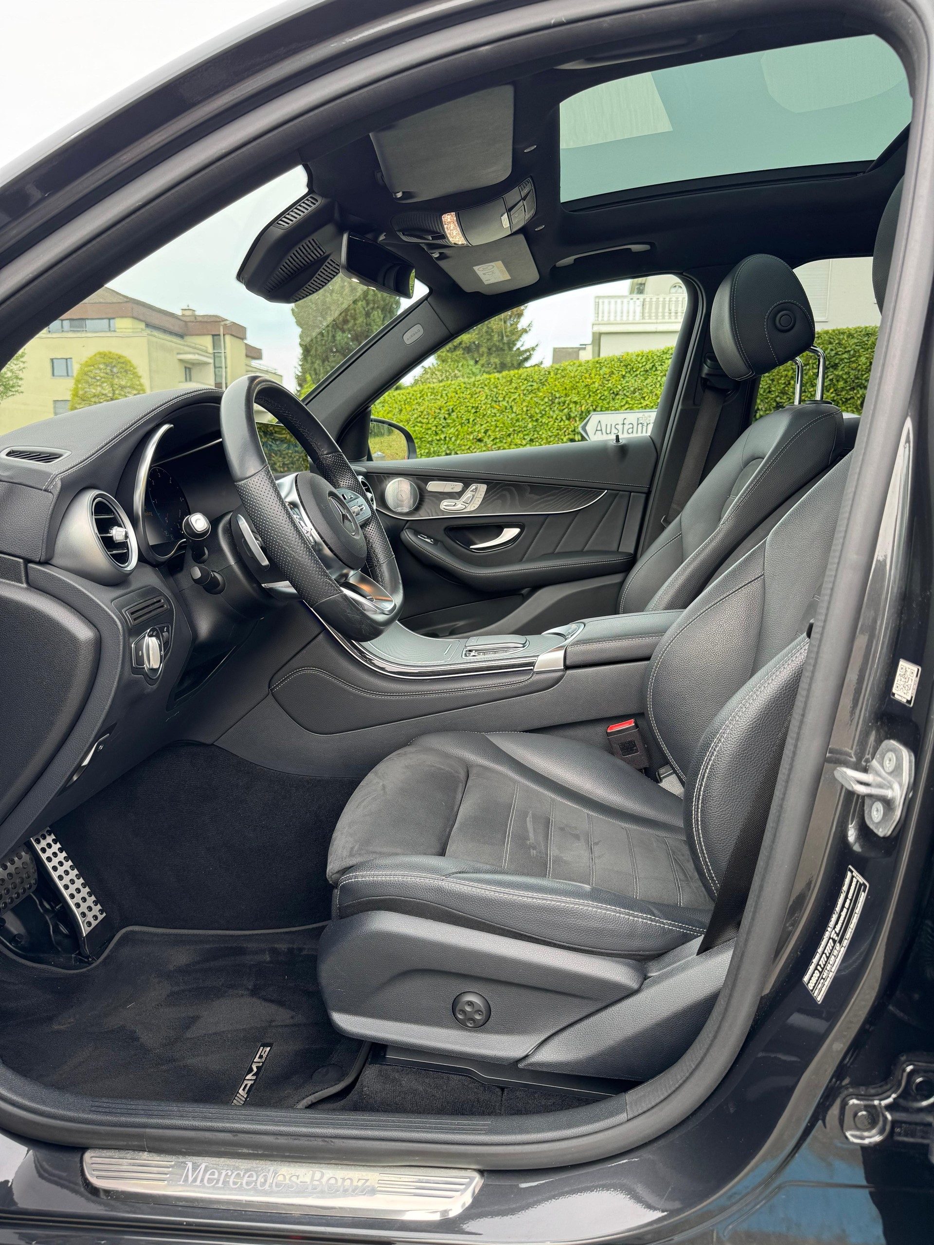 MERCEDES-BENZ GLC 300 d AMG Line 4Matic 9G-Tronic-image-5