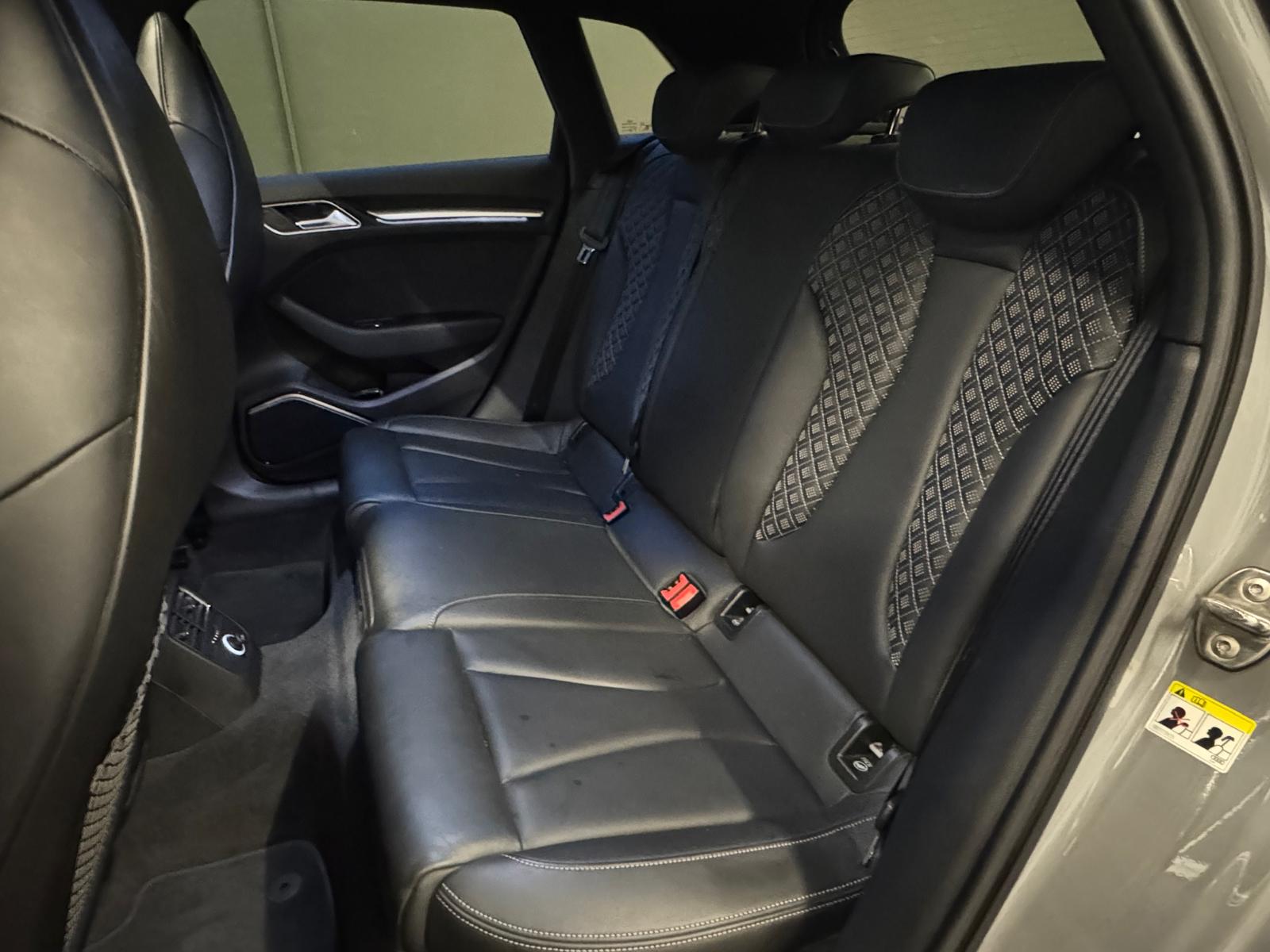 AUDI RS3 Sportback 2.5 TSI quattro S-tronic-image-12