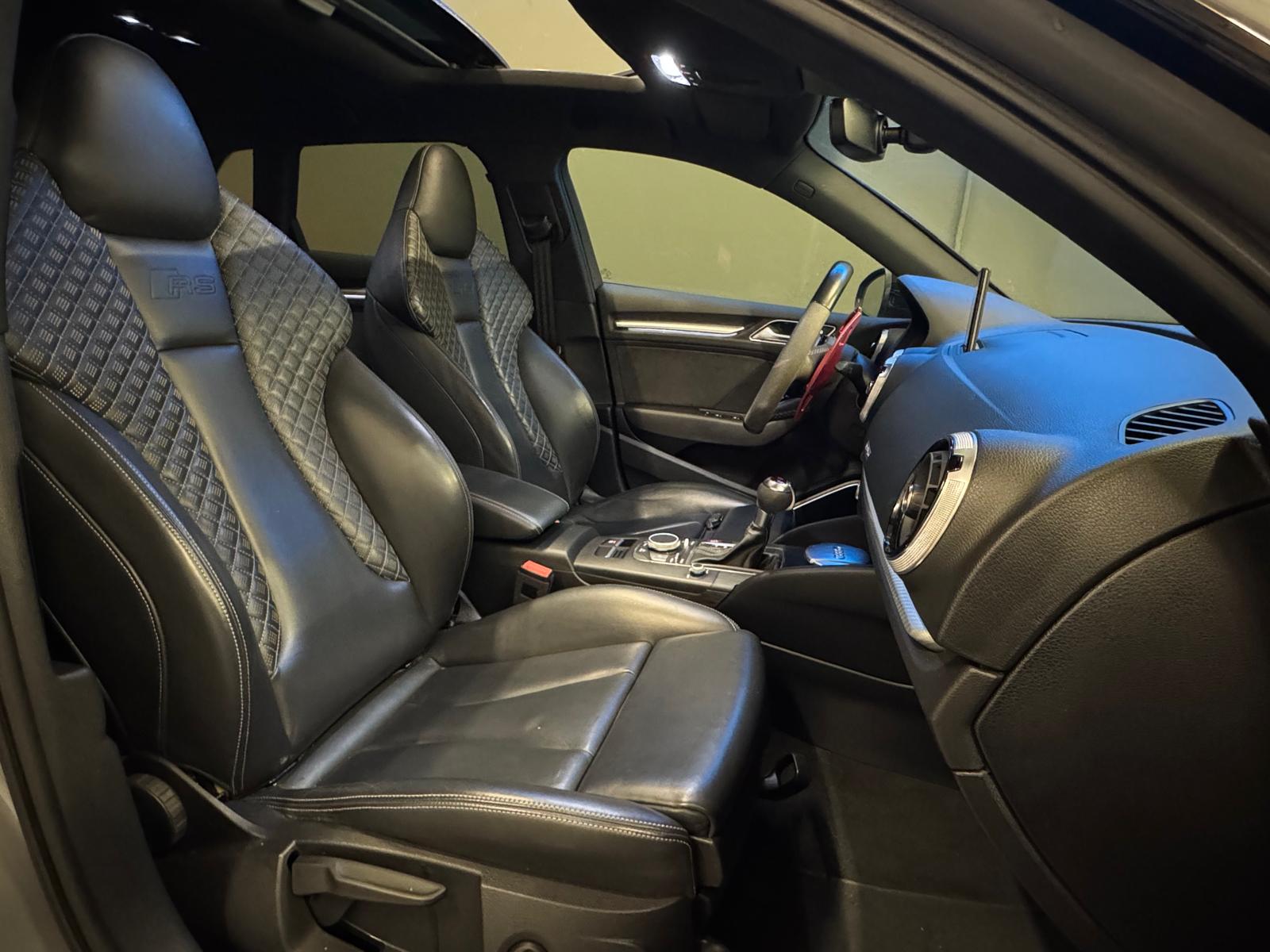 AUDI RS3 Sportback 2.5 TSI quattro S-tronic-image-10