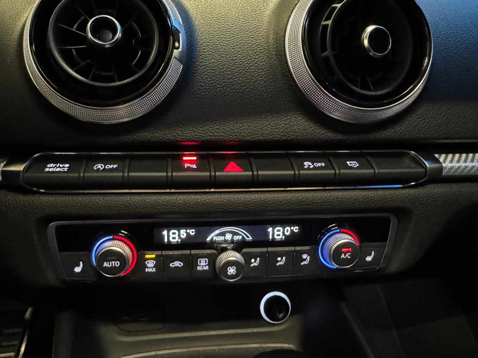 AUDI RS3 Sportback 2.5 TSI quattro S-tronic-image-22