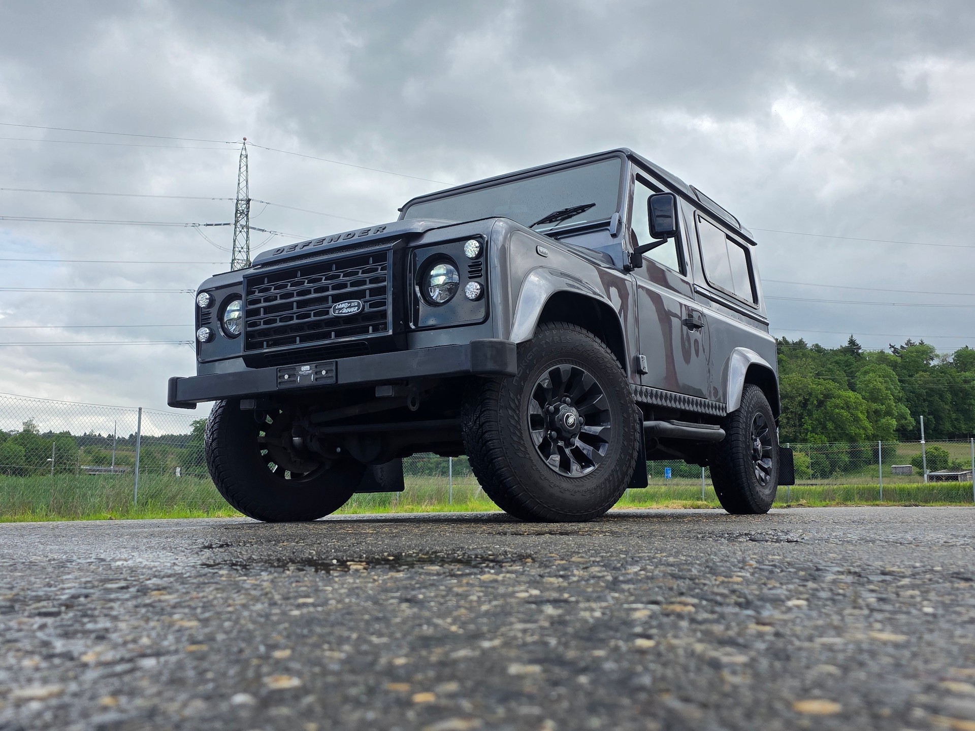 LAND ROVER Defender 90 2.2 TD4 Station Wagon-image-6