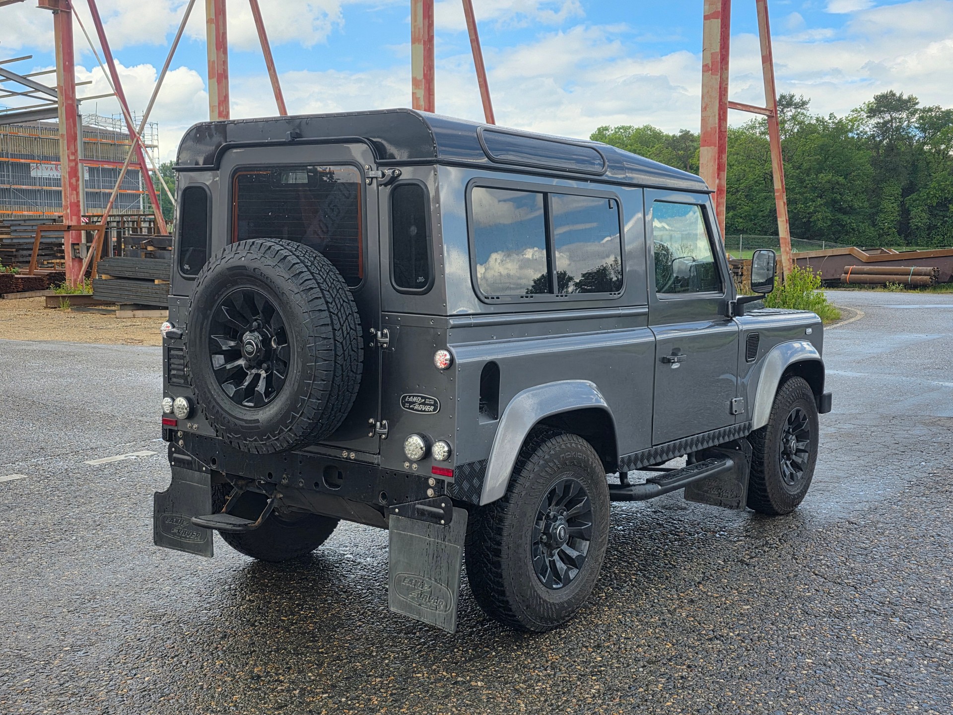 LAND ROVER Defender 90 2.2 TD4 Station Wagon-image-5