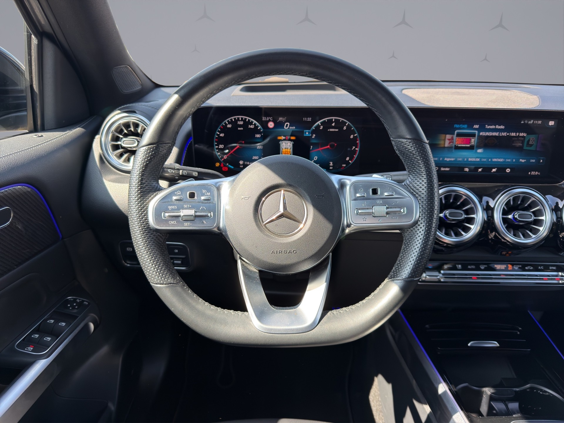 MERCEDES-BENZ GLB 250 AMG Line 4matic-image-9