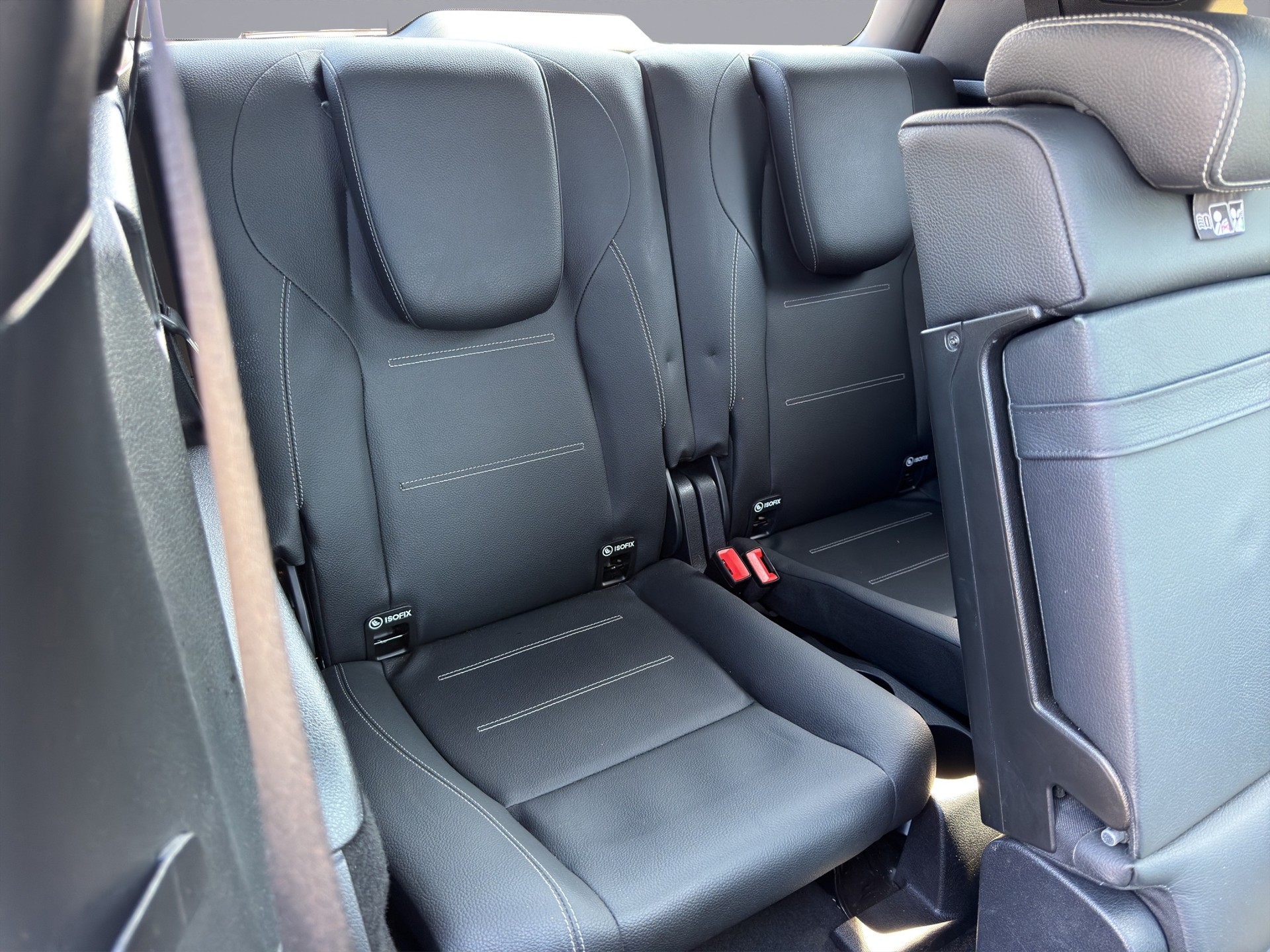 MERCEDES-BENZ GLB 250 AMG Line 4matic-image-13